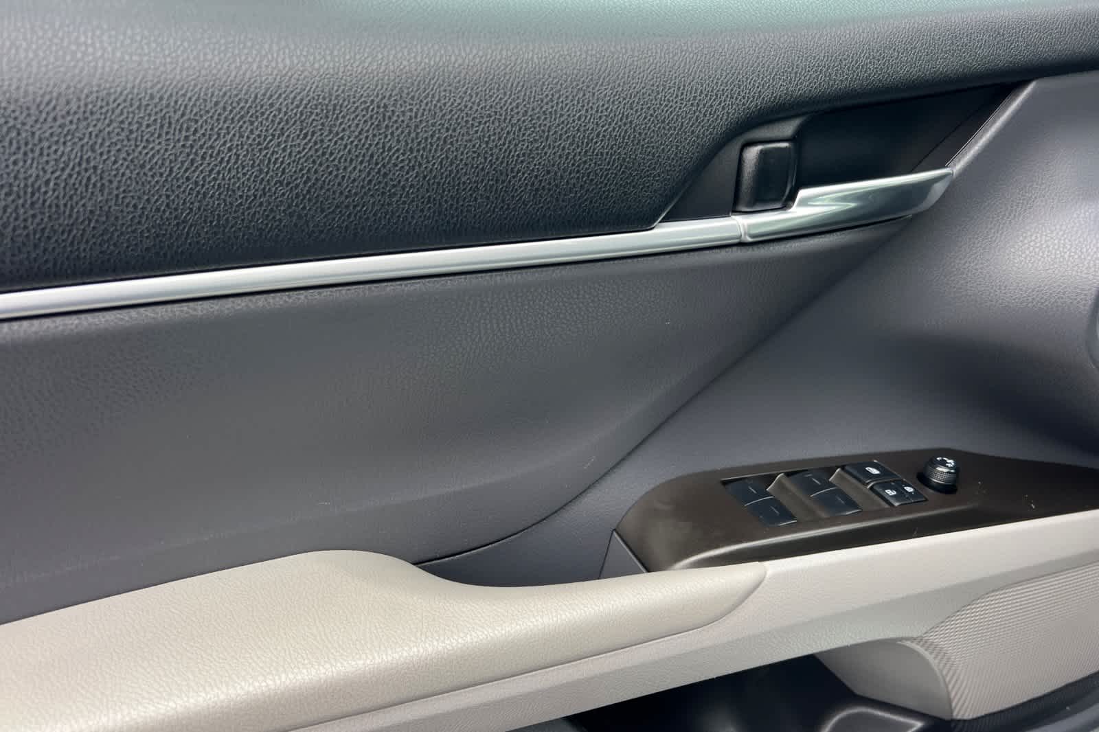 Thumbnail: 2023 Toyota Camry - 12