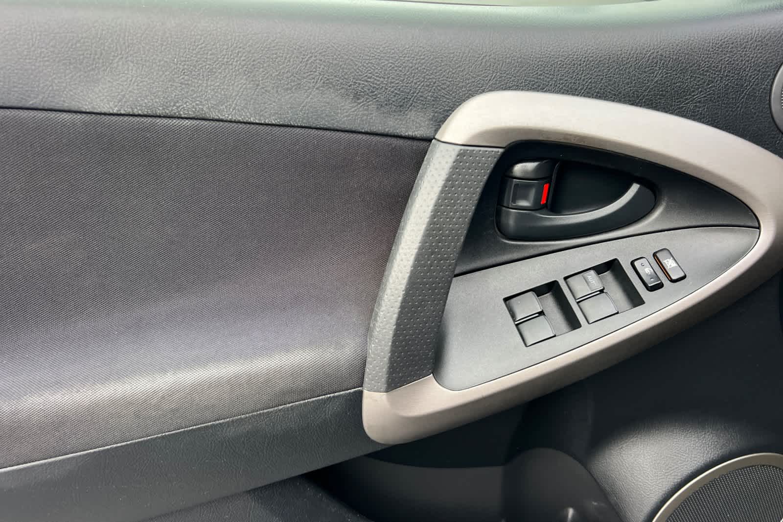 Thumbnail: 2006 Toyota RAV4 - 12