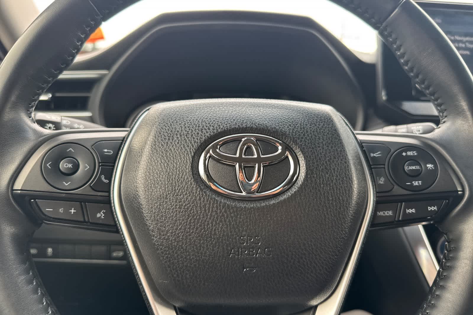 Thumbnail: 2022 Toyota Venza - 25