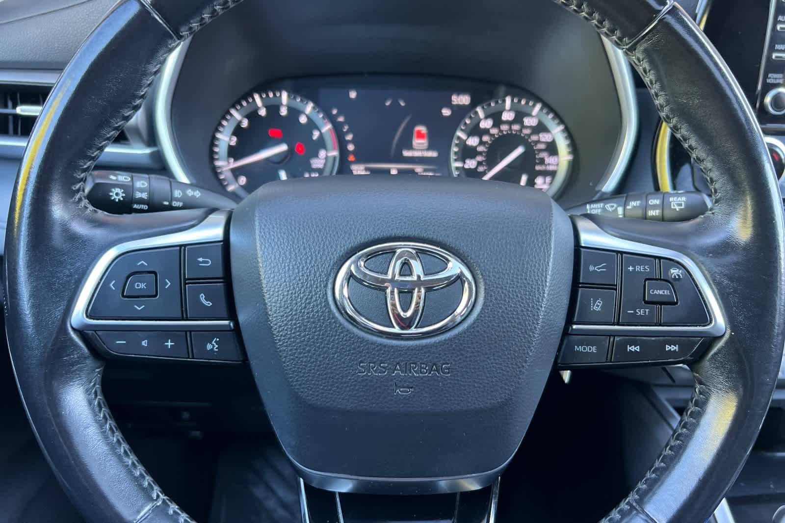 Thumbnail: 2021 Toyota Highlander - 26