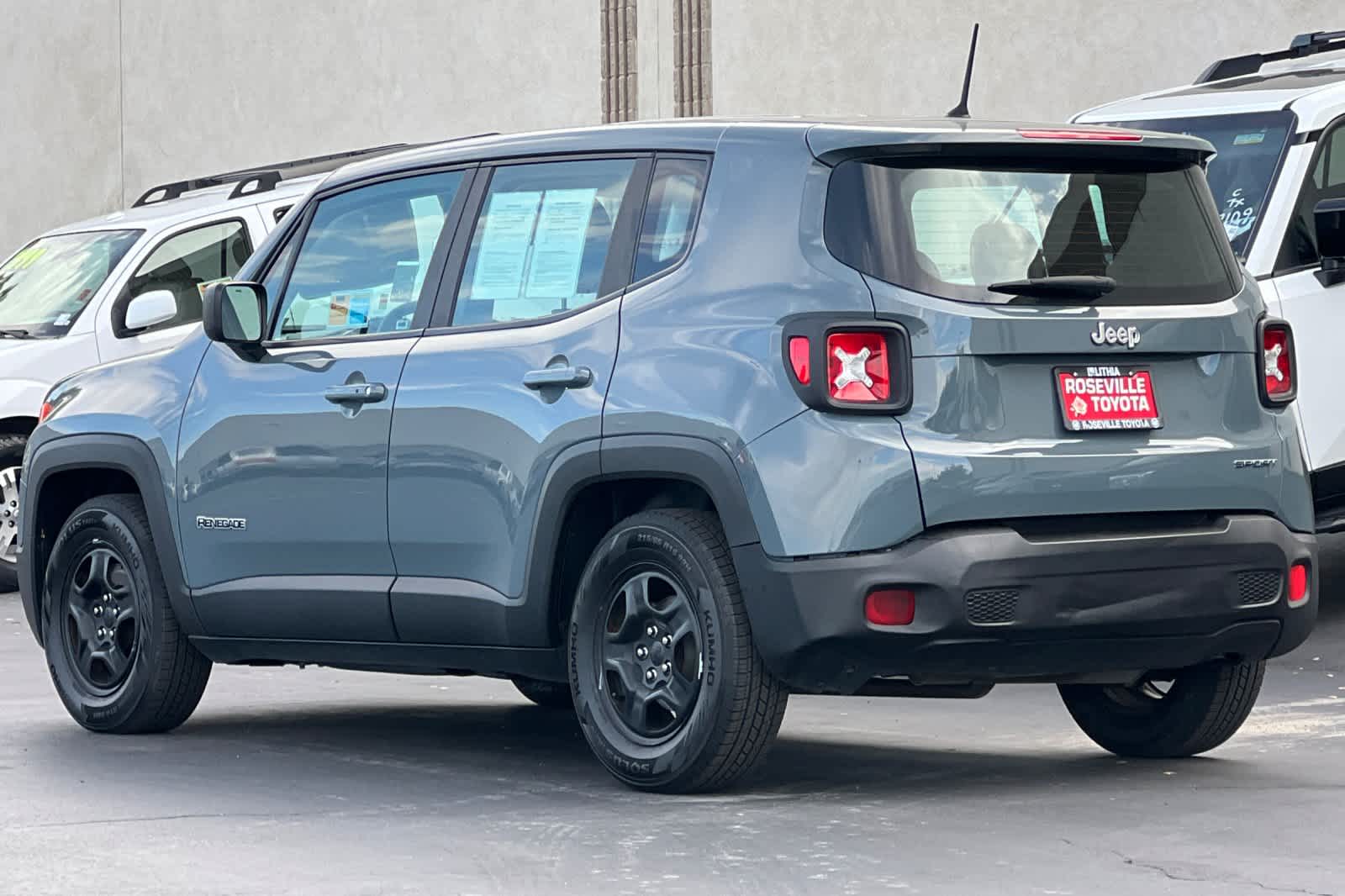 Thumbnail: 2017 Jeep Renegade - 7