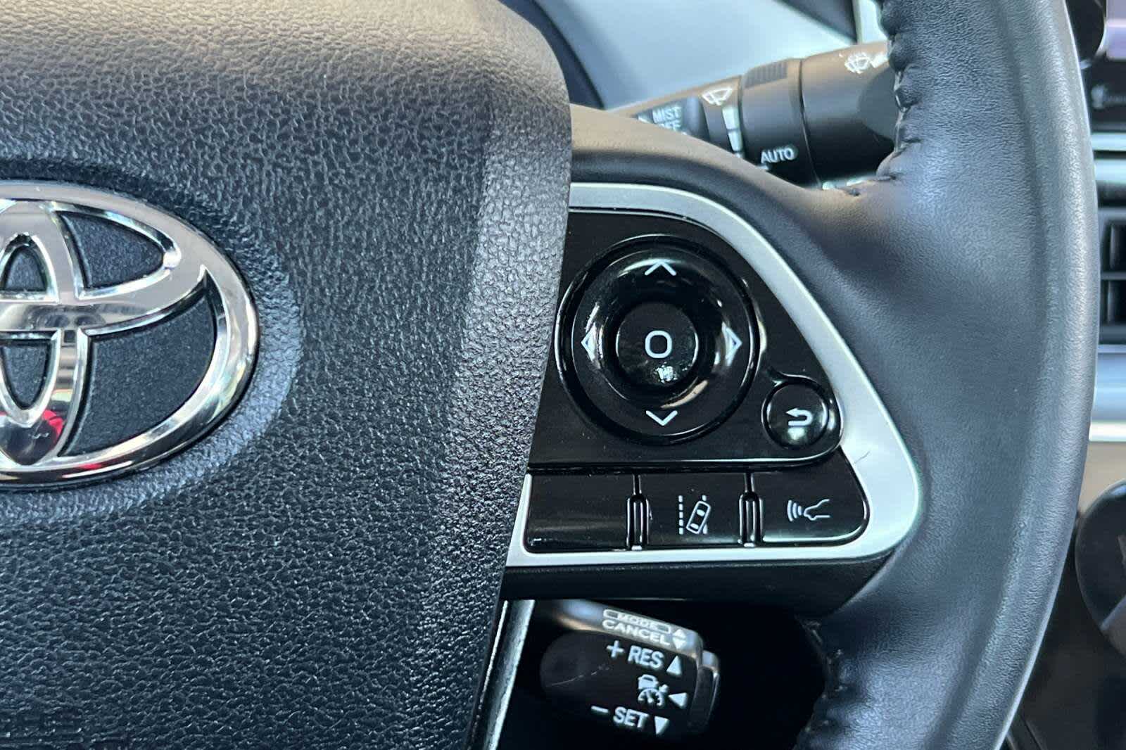 Thumbnail: 2017 Toyota Mirai - 26