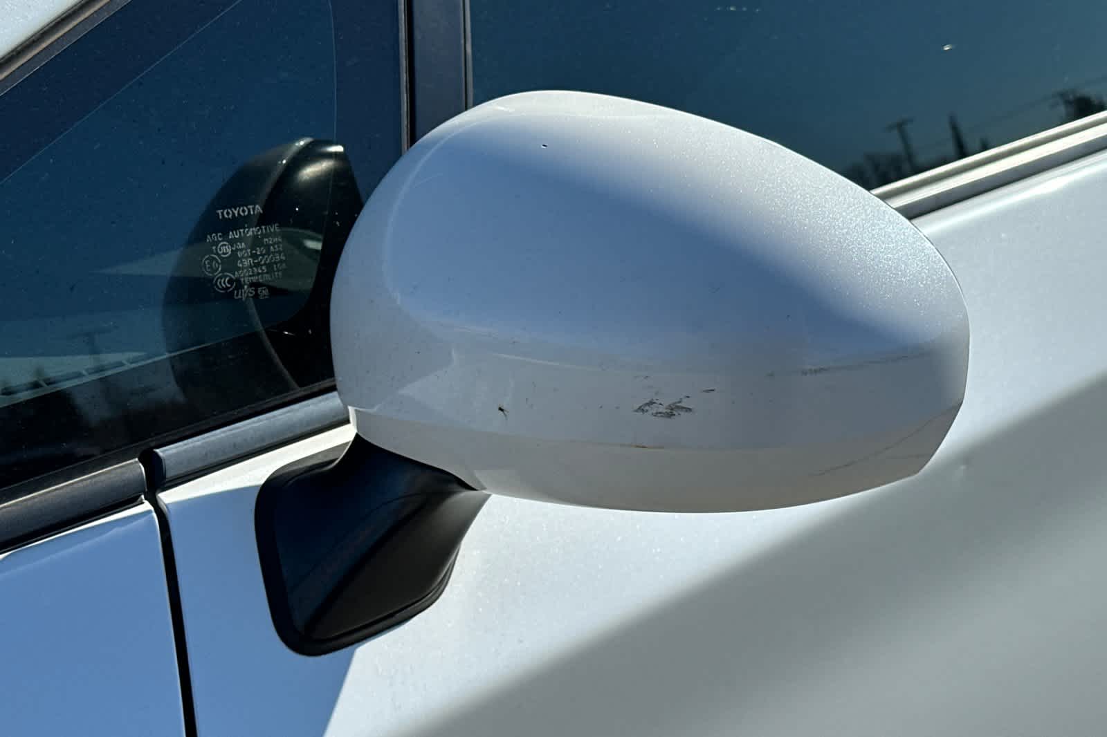 Thumbnail: 2015 Toyota Prius - 21