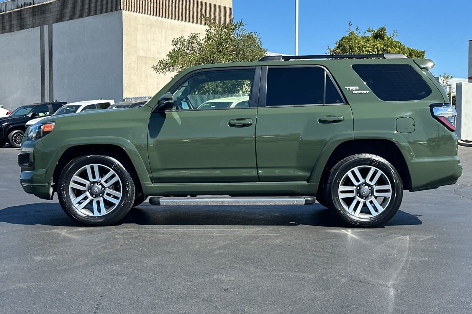 Thumbnail: 2022 Toyota 4Runner - 9