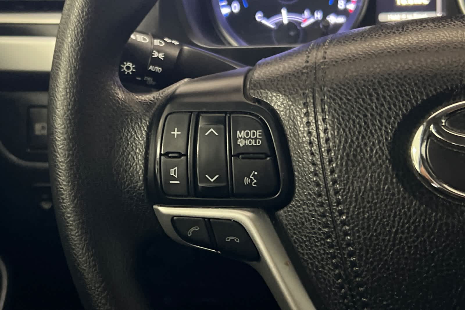 Thumbnail: 2018 Toyota Highlander - 26