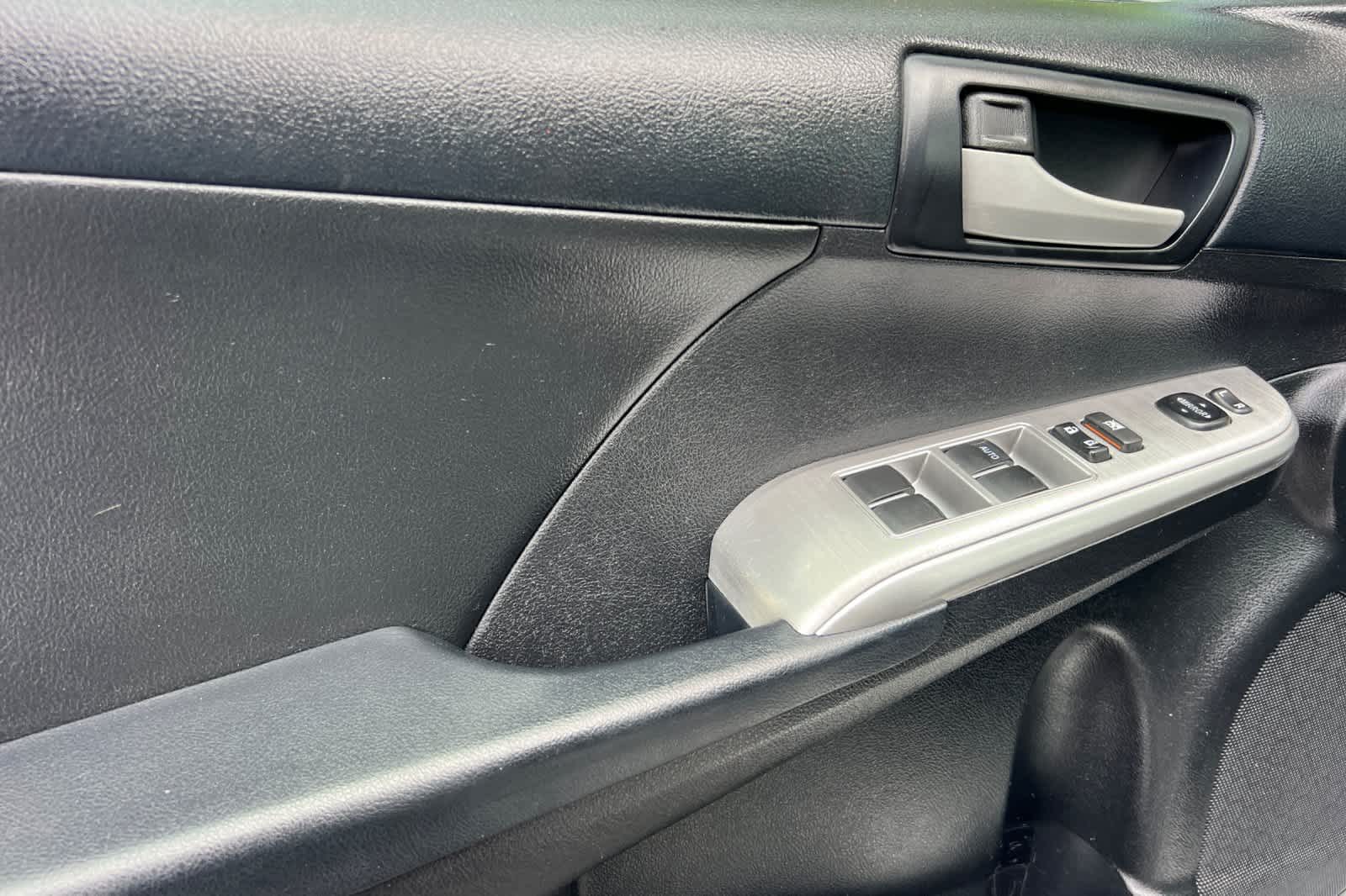 Thumbnail: 2013 Toyota Camry - 12