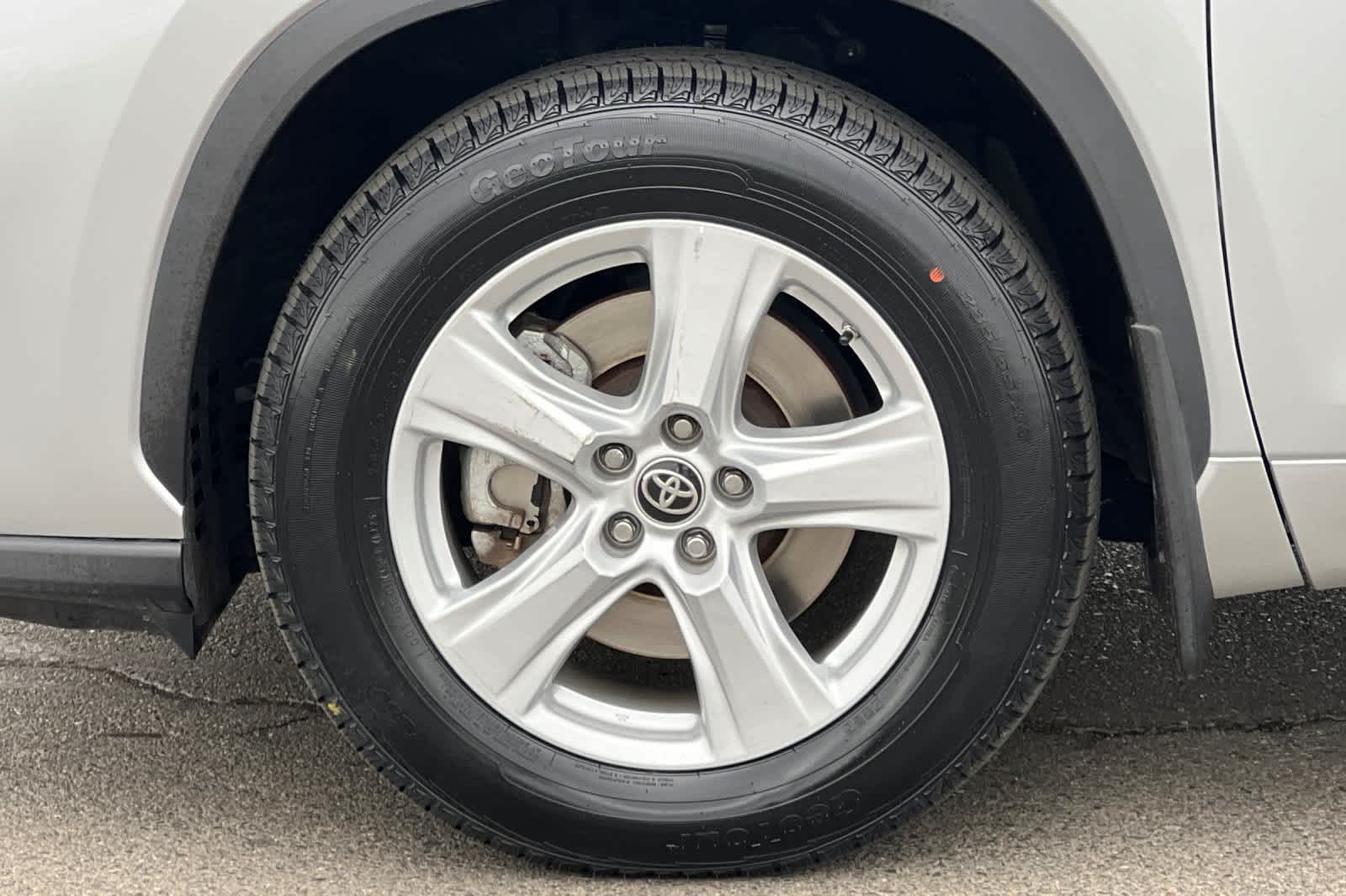 Thumbnail: 2024 Toyota Highlander - 27