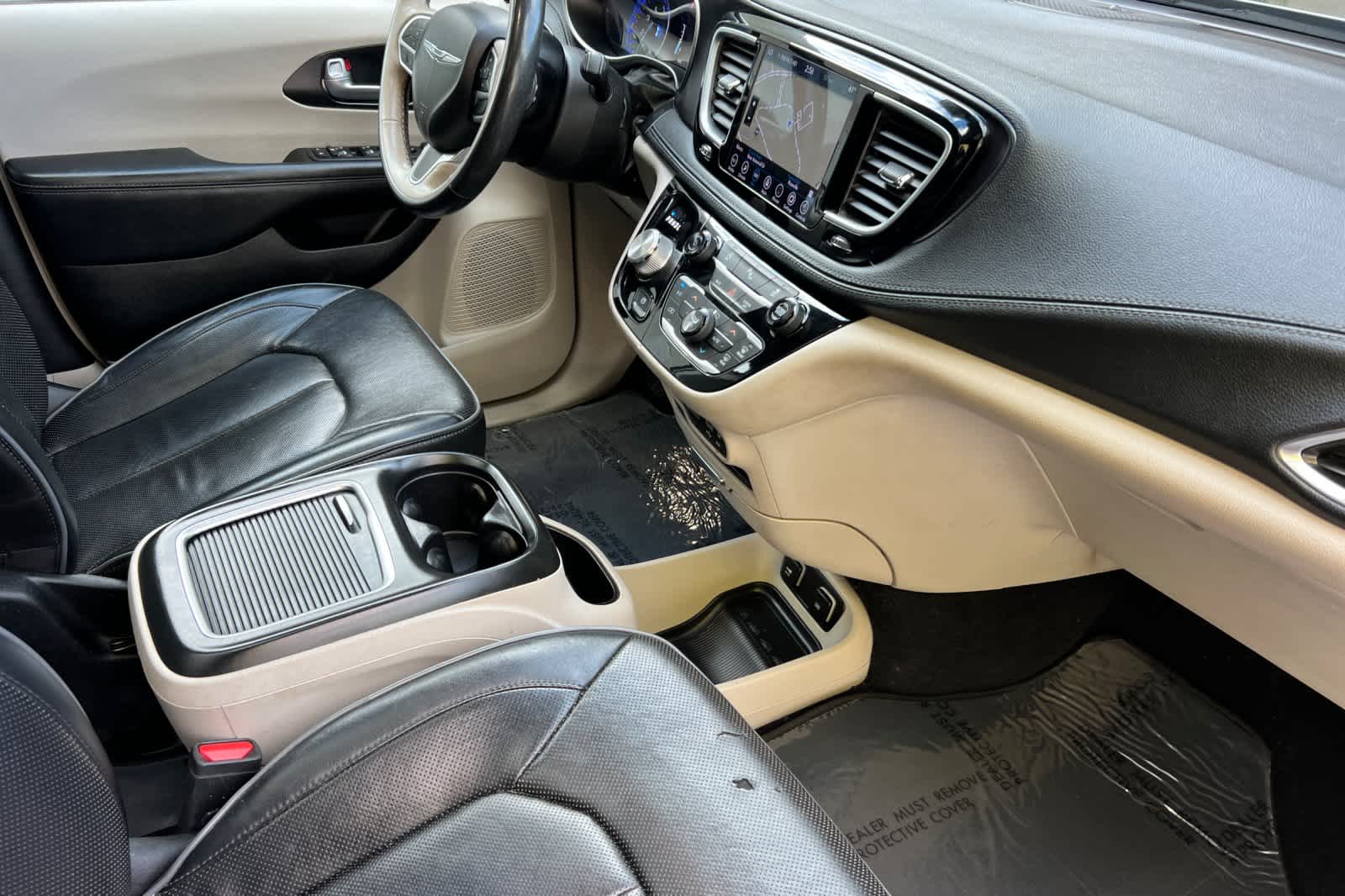 Thumbnail: 2020 Chrysler Pacifica - 18