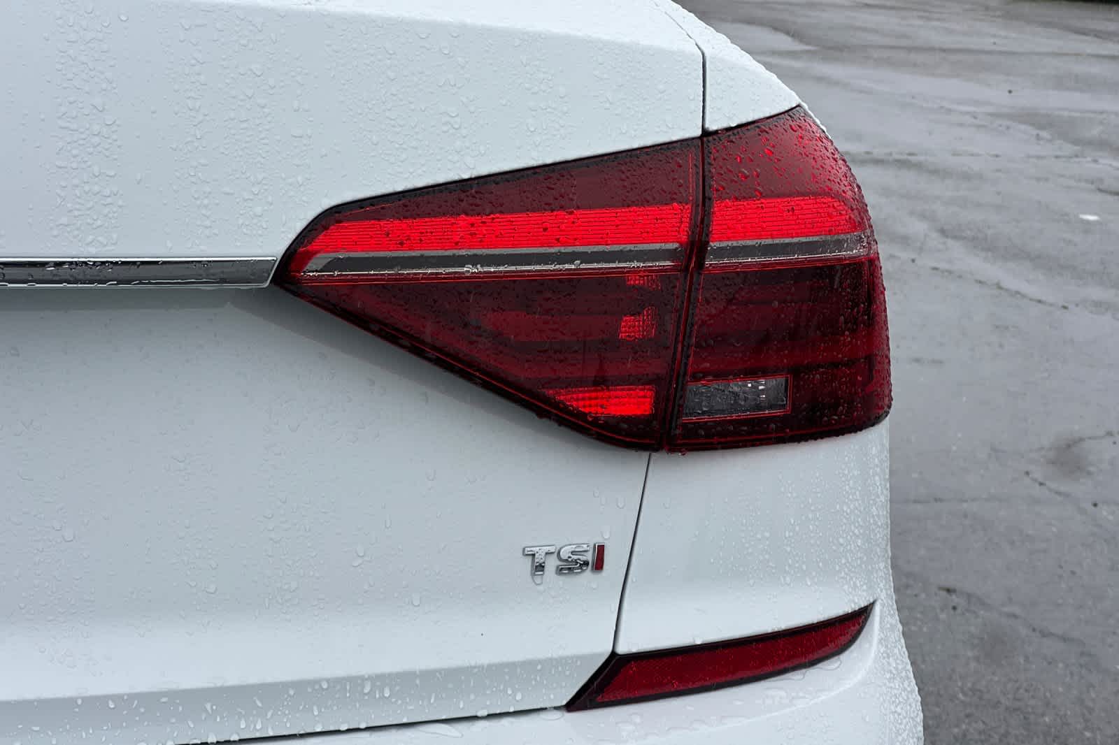 Thumbnail: 2018 Volkswagen Passat - 28