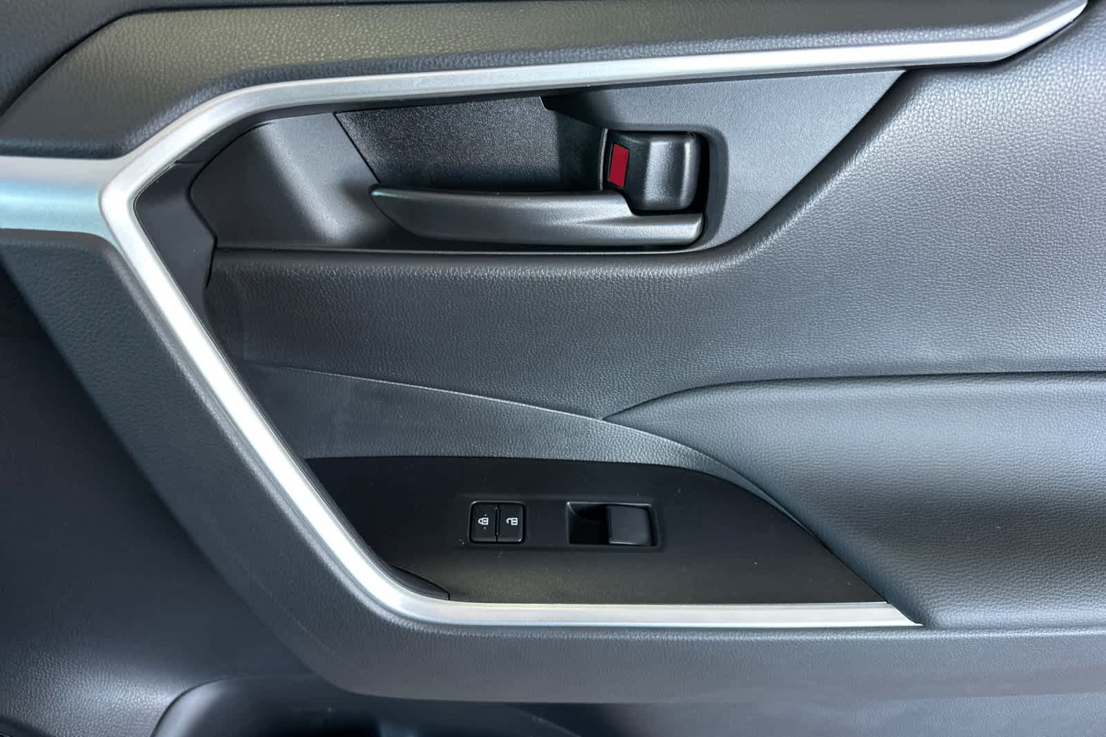 Thumbnail: 2025 Toyota RAV4 - 19