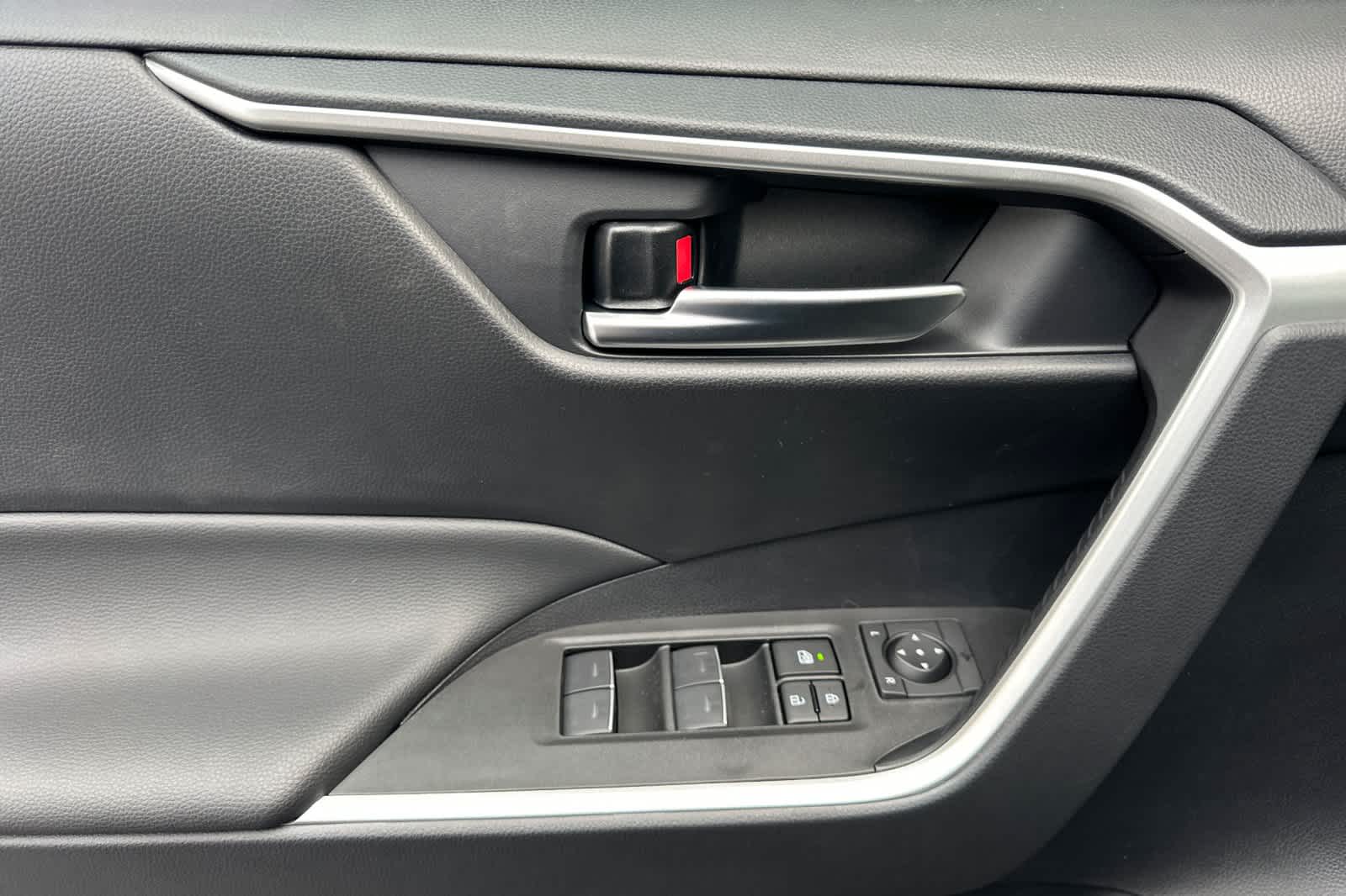 Thumbnail: 2025 Toyota RAV4 - 12