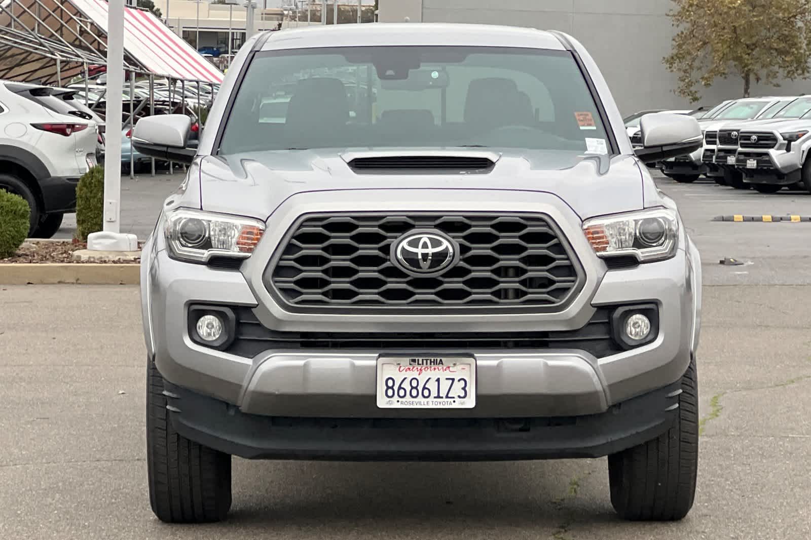 Thumbnail: 2021 Toyota Tacoma - 10