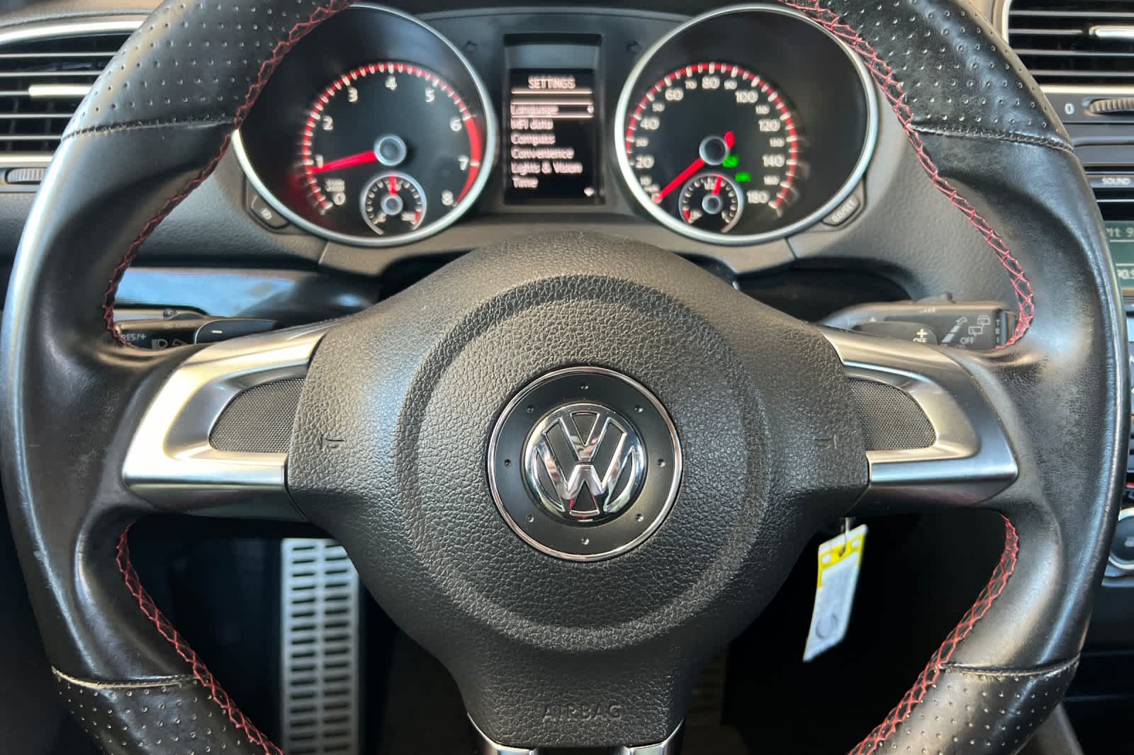 Thumbnail: 2012 Volkswagen Golf - 23