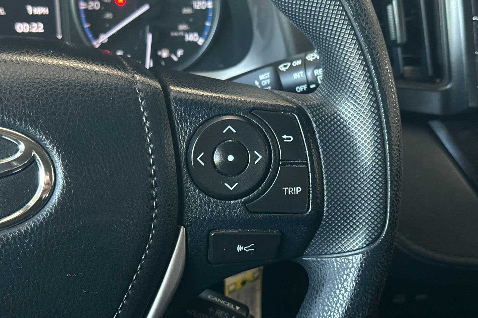 Thumbnail: 2017 Toyota RAV4 - 26