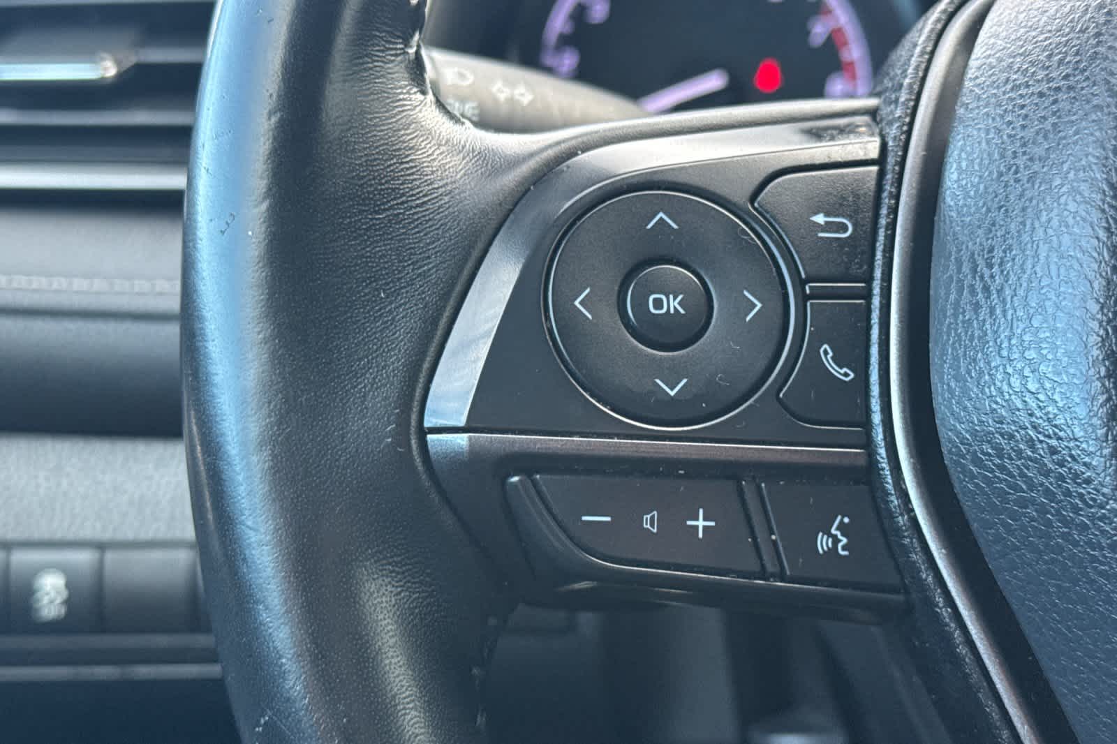 Thumbnail: 2022 Toyota Camry - 23