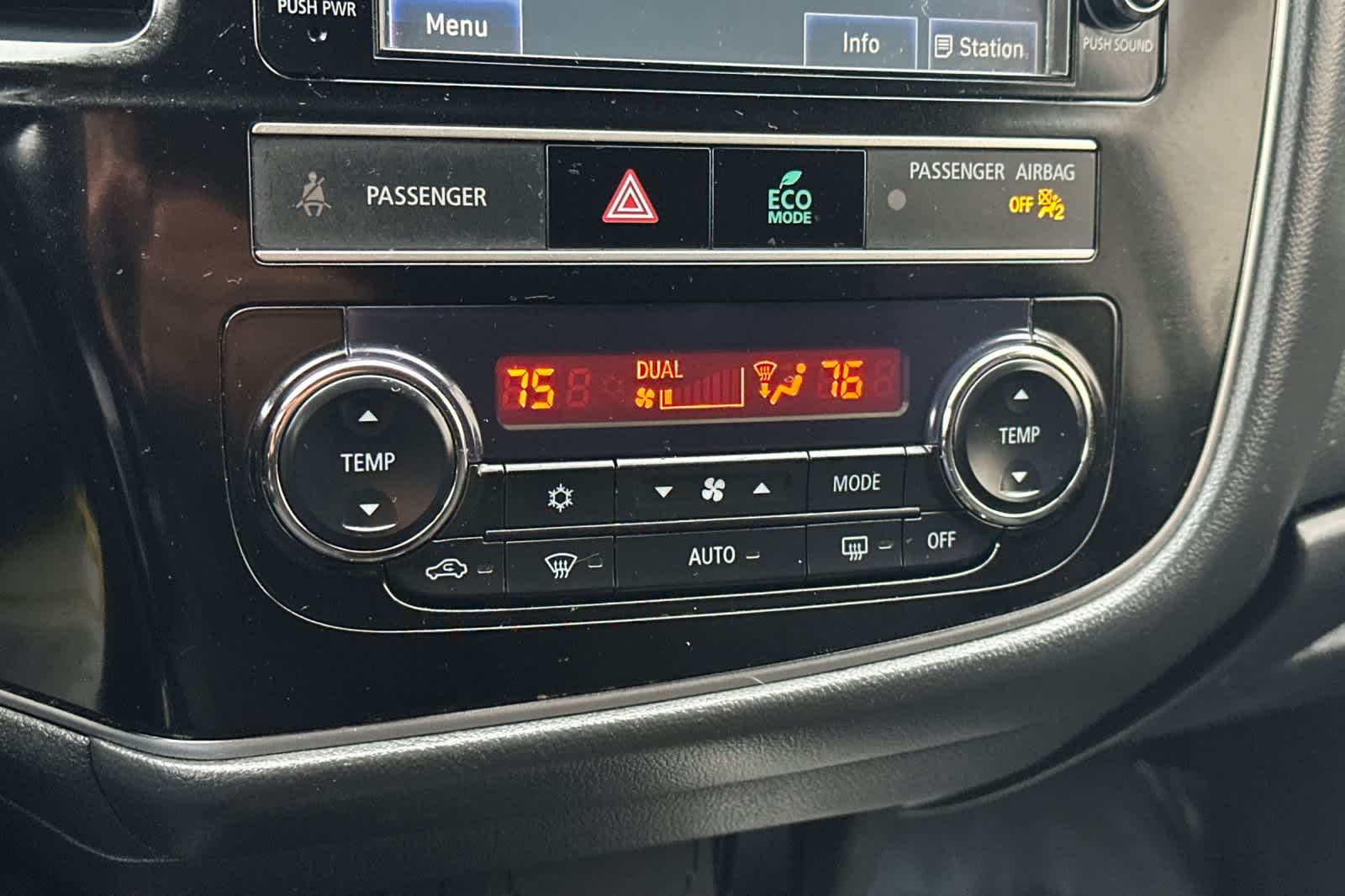 Thumbnail: 2019 Mitsubishi Outlander - 23