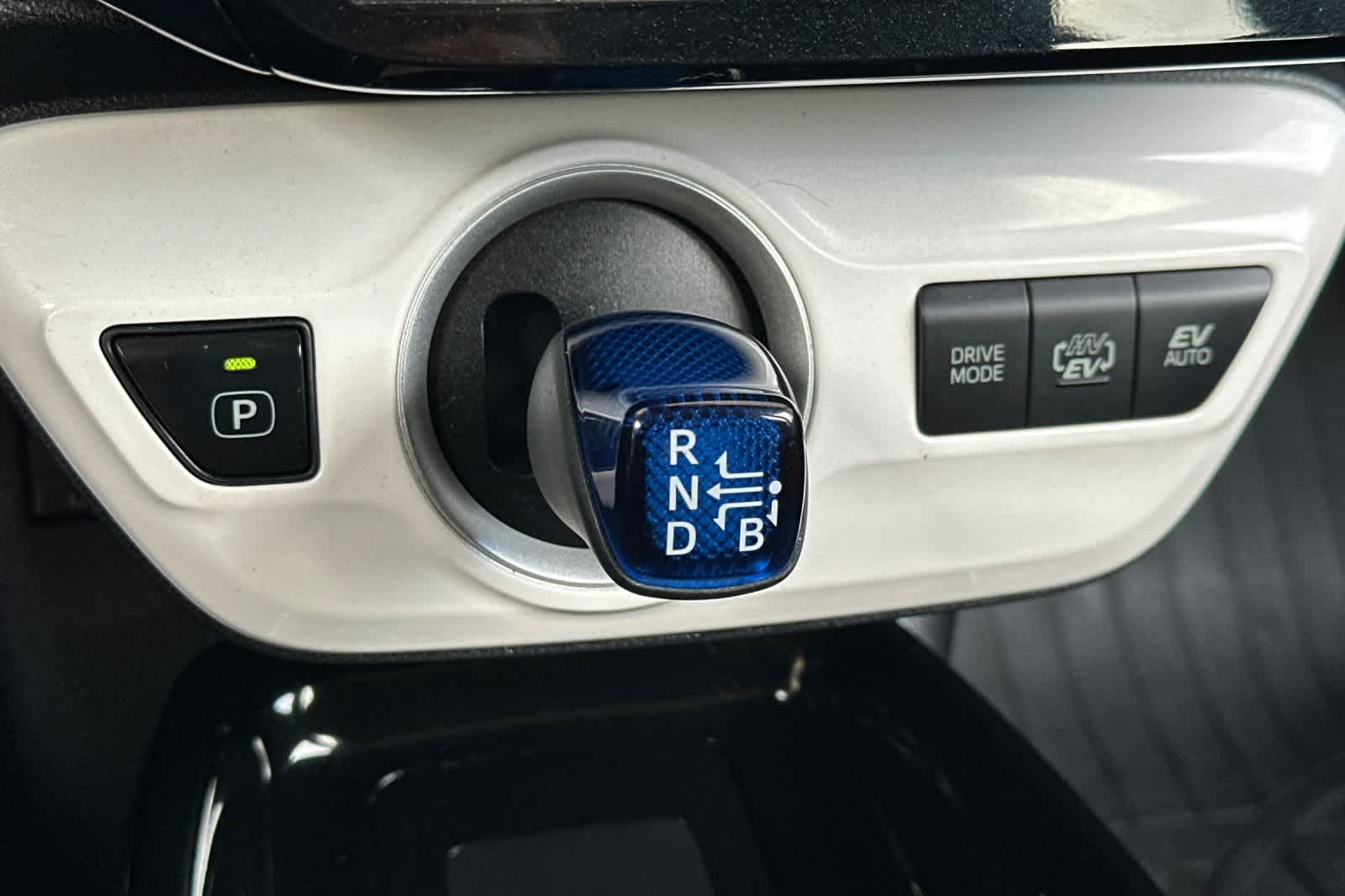 Thumbnail: 2017 Toyota Prius Prime - 24