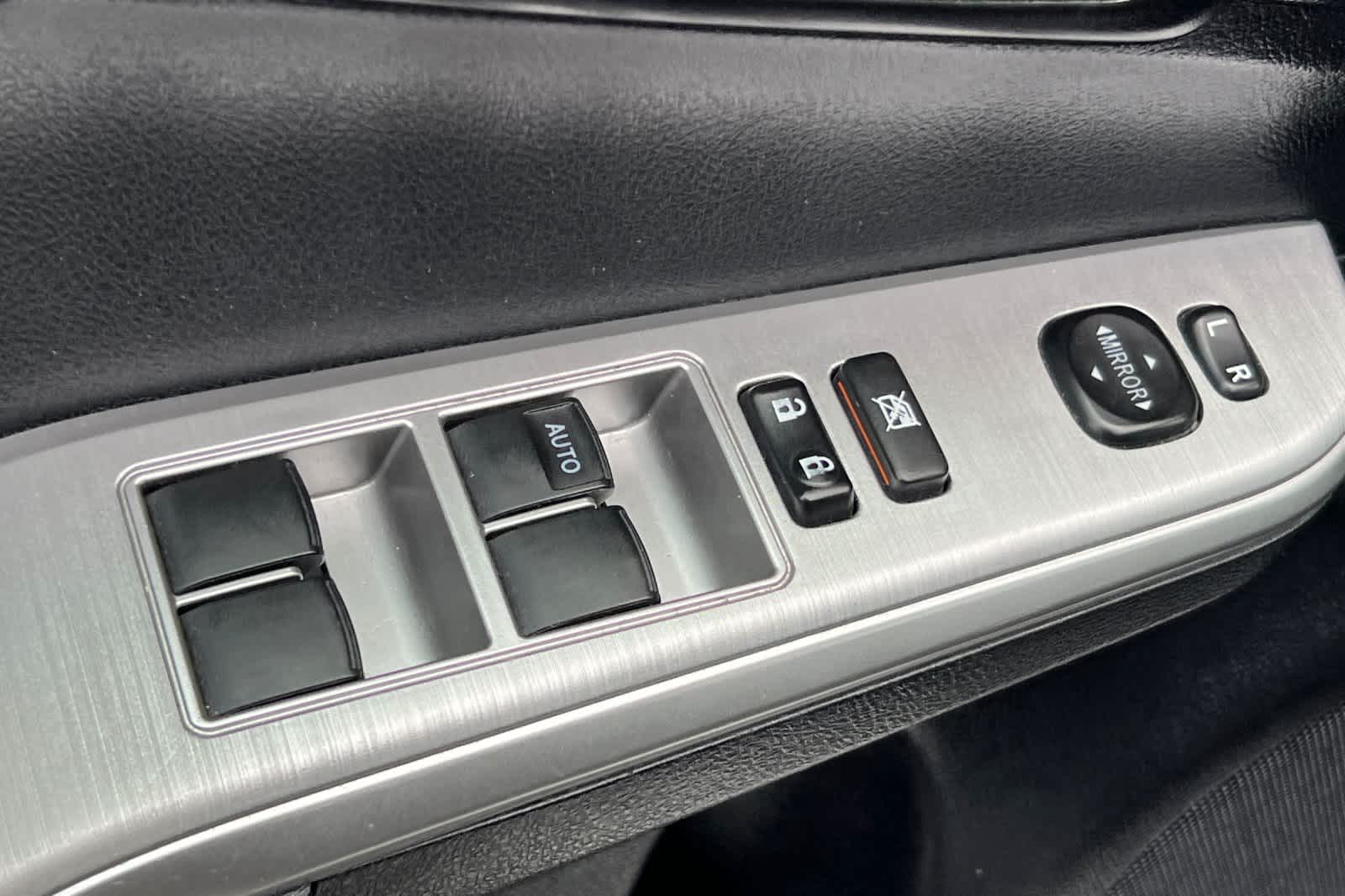 Thumbnail: 2013 Toyota Camry - 13