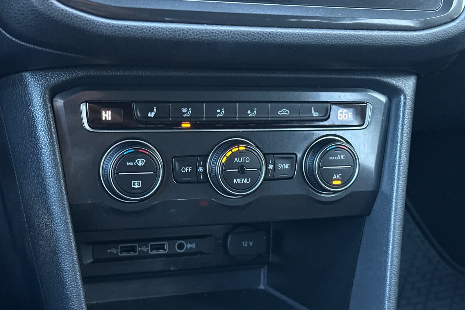 Thumbnail: 2018 Volkswagen Tiguan - 23