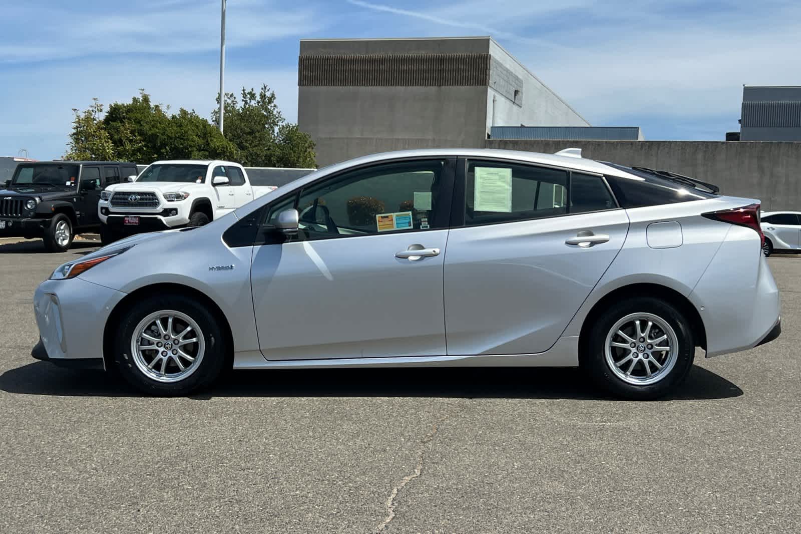 Thumbnail: 2021 Toyota Prius - 9