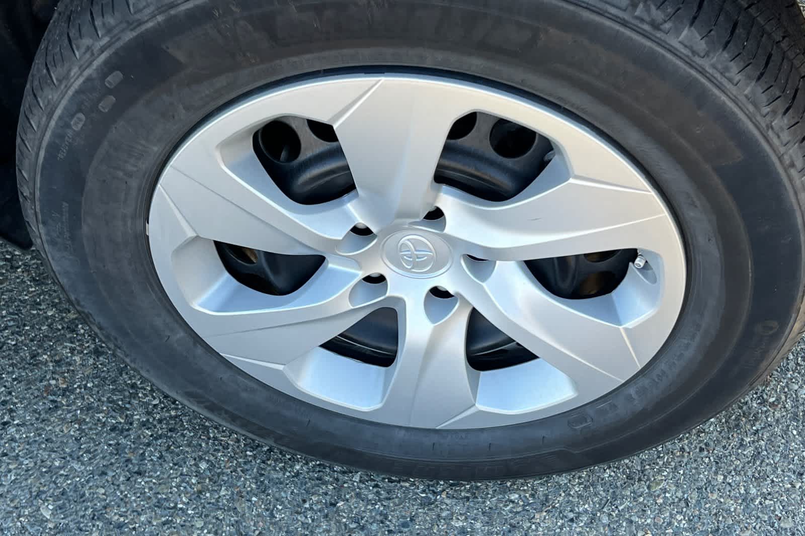 Thumbnail: 2024 Toyota RAV4 - 18