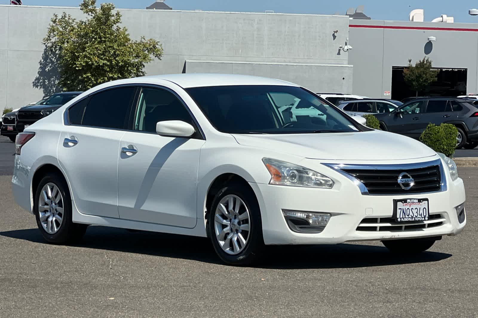 Thumbnail: 2015 Nissan Altima - 5