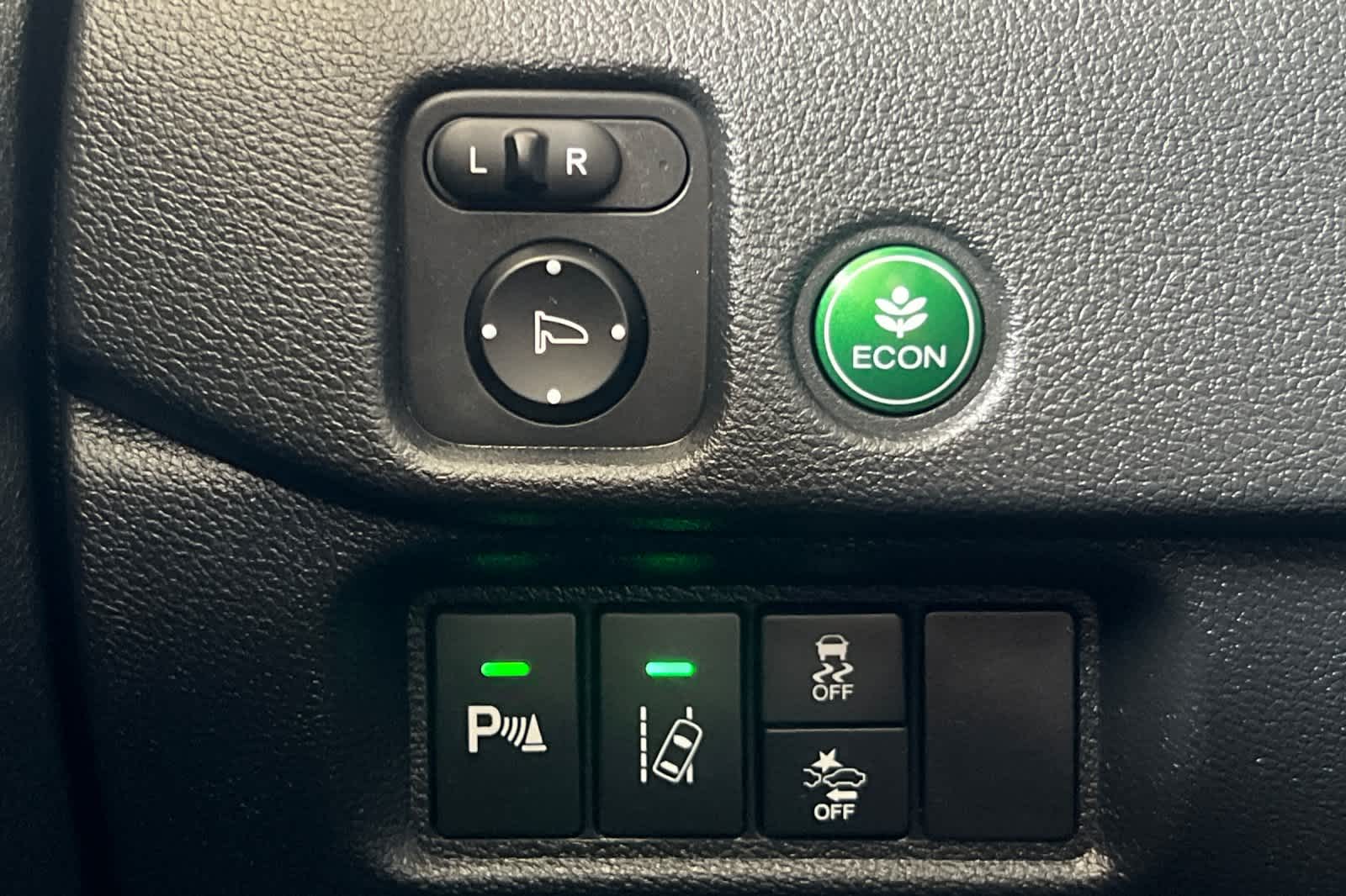 Thumbnail: 2018 Honda Pilot - 33