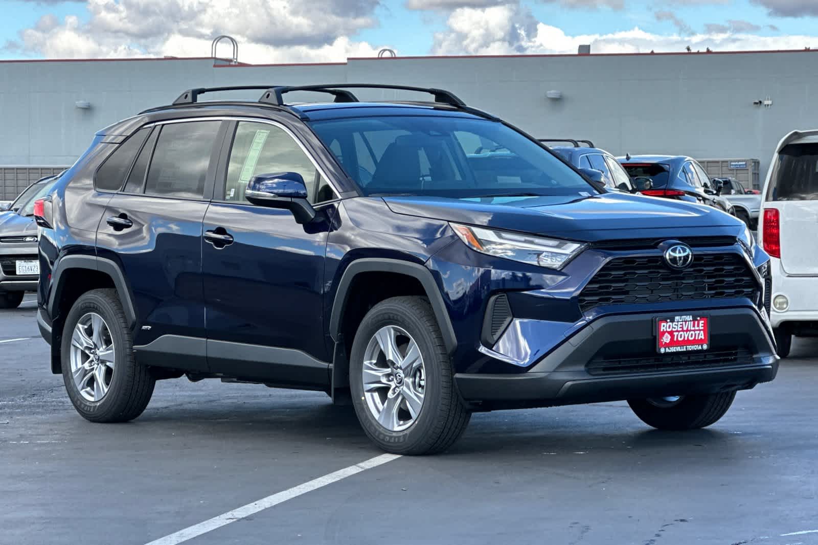Thumbnail: 2025 Toyota RAV4 - 9