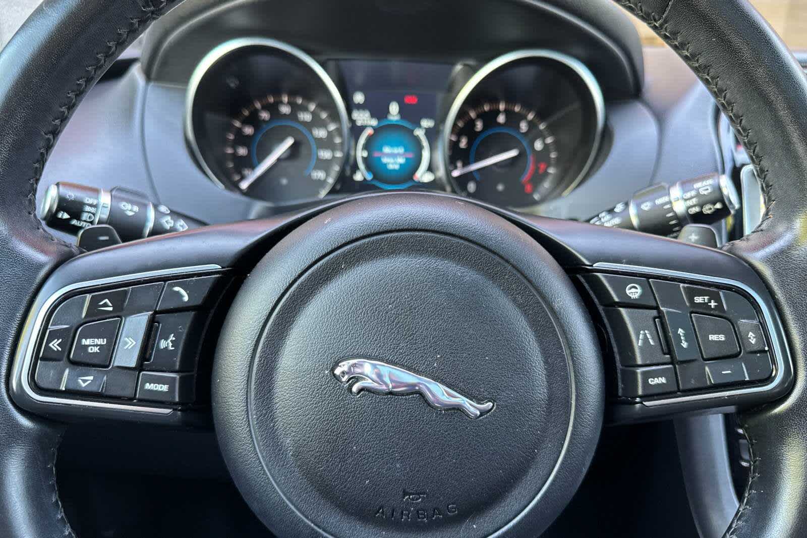 Thumbnail: 2019 Jaguar F-Pace - 27