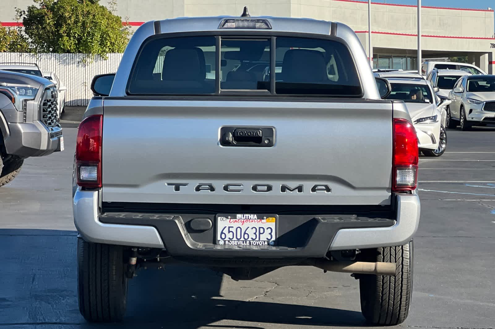 Thumbnail: 2022 Toyota Tacoma - 8