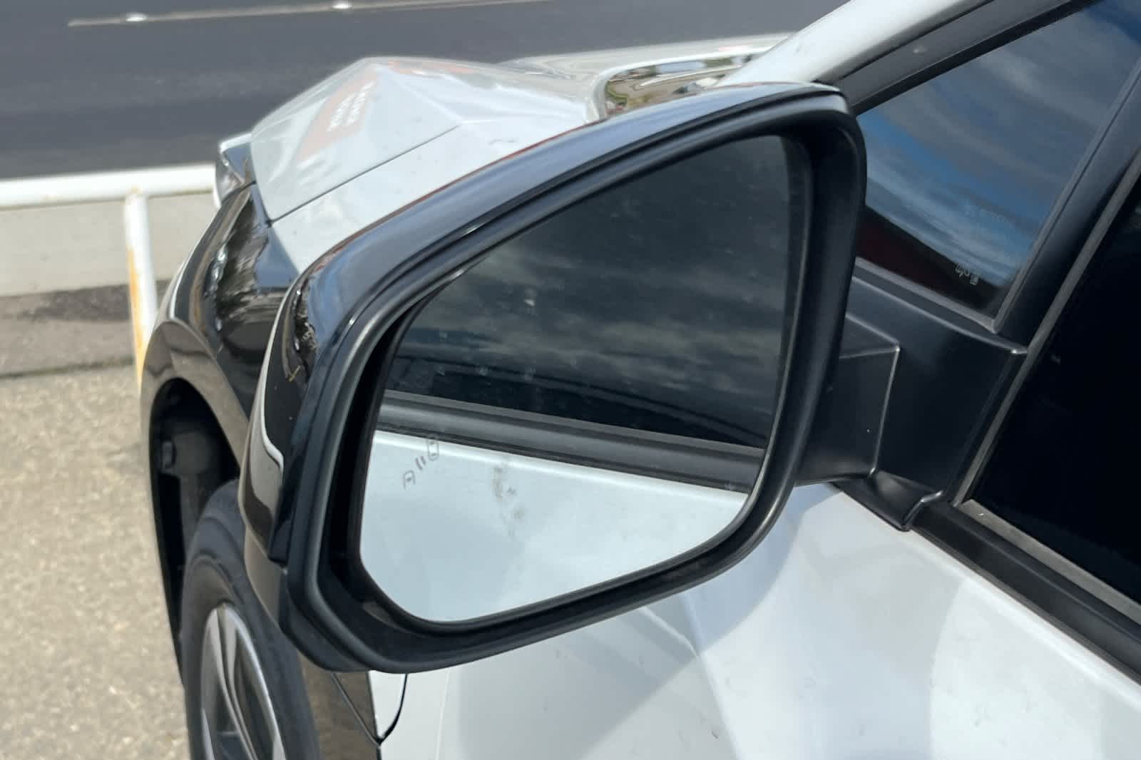 Thumbnail: 2023 Toyota bZ4X - 20