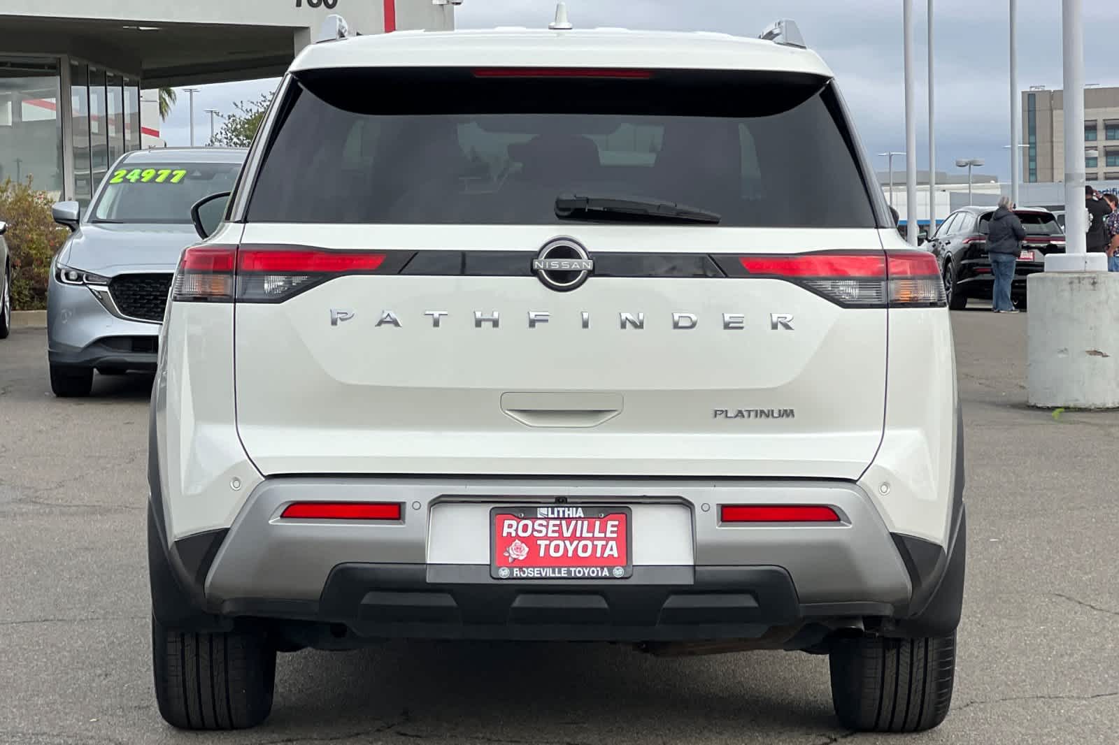 Thumbnail: 2023 Nissan Pathfinder - 8