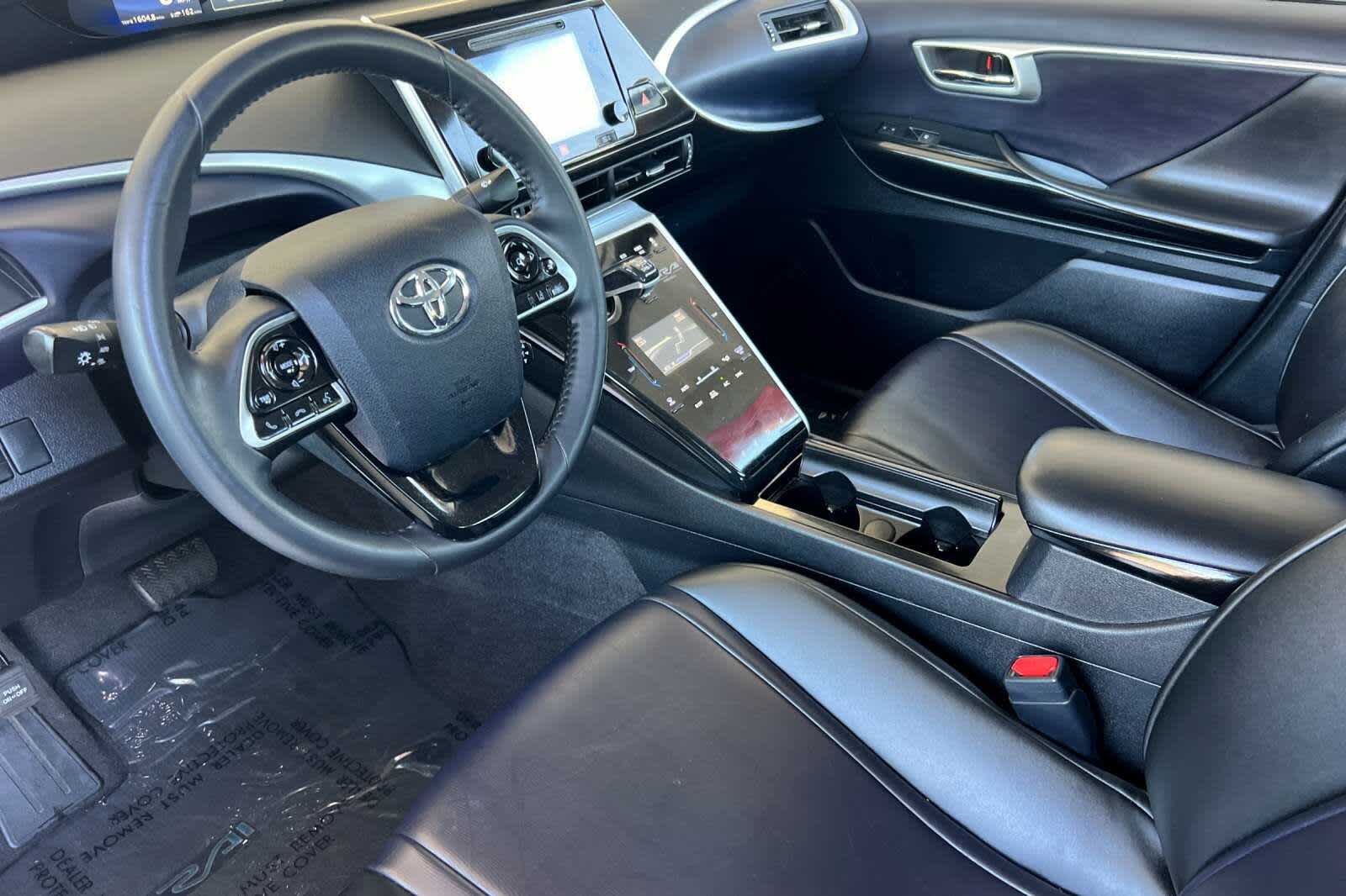 Thumbnail: 2017 Toyota Mirai - 11