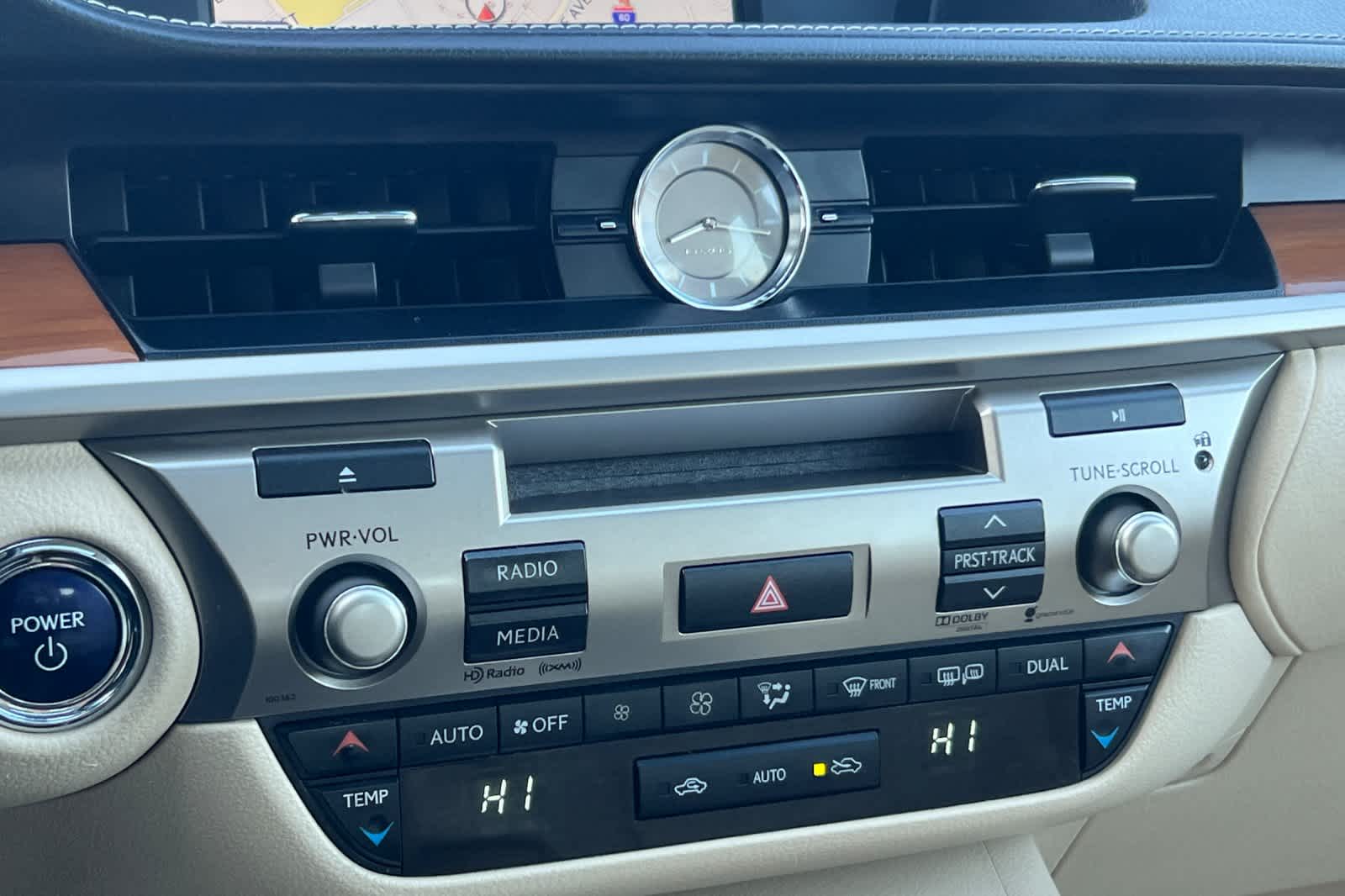 Thumbnail: 2014 Lexus ES - 22