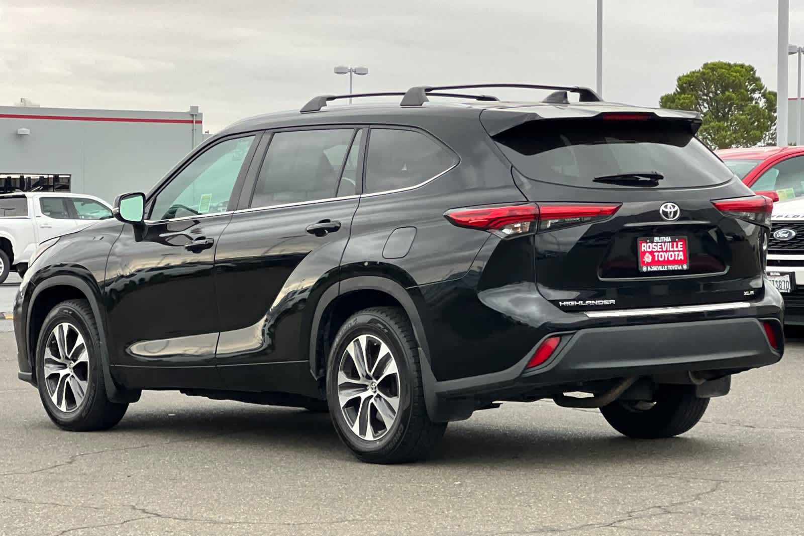 Thumbnail: 2023 Toyota Highlander - 7