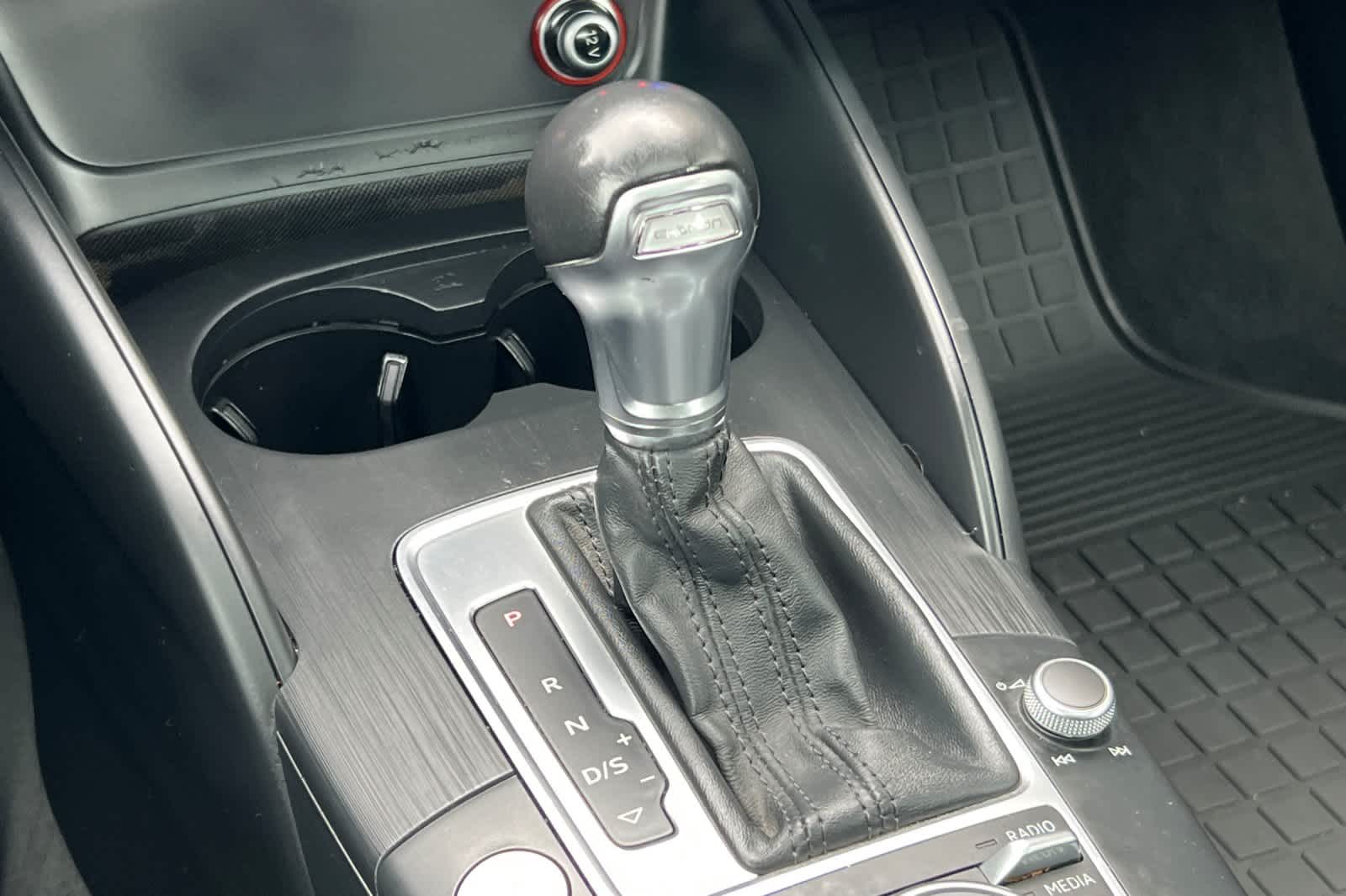 Thumbnail: 2016 Audi A3 e-tron - 24