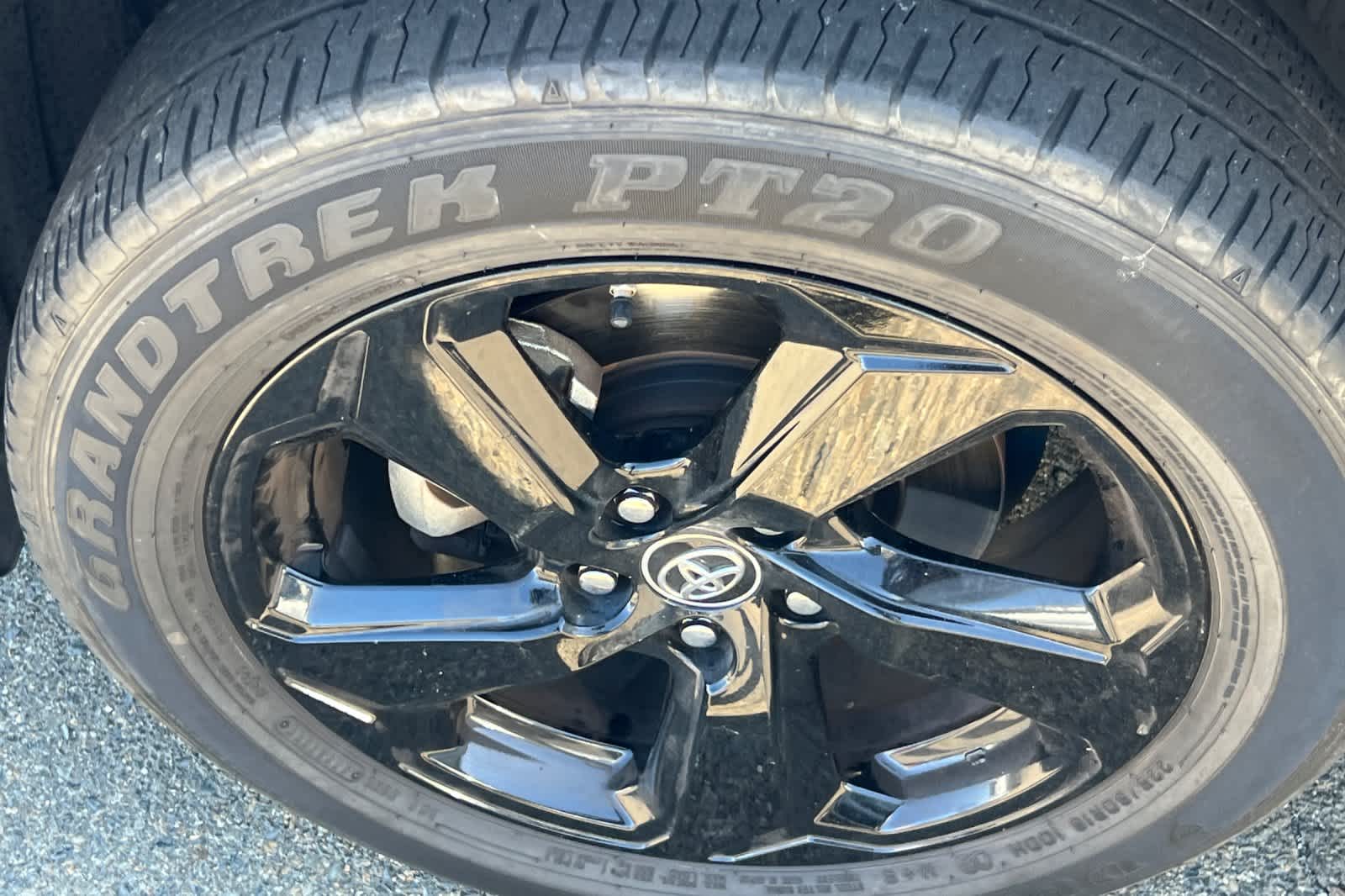 Thumbnail: 2019 Toyota RAV4 - 10