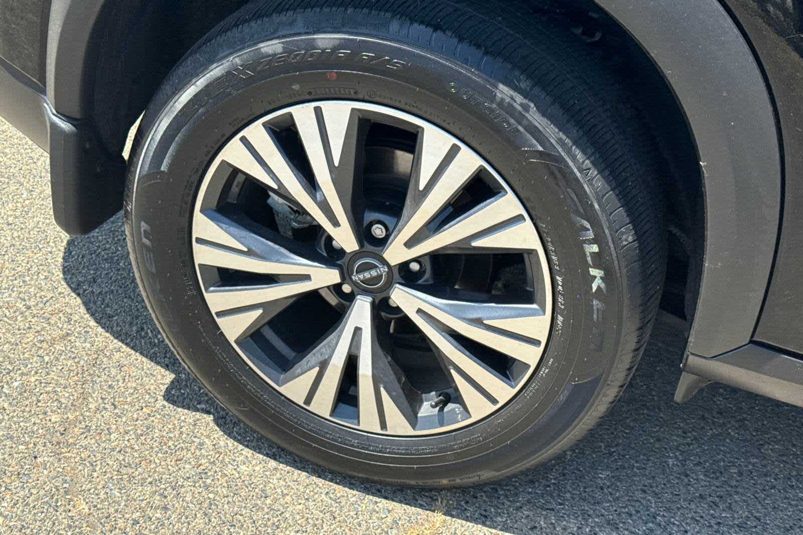 2022 Nissan Rogue SV 14