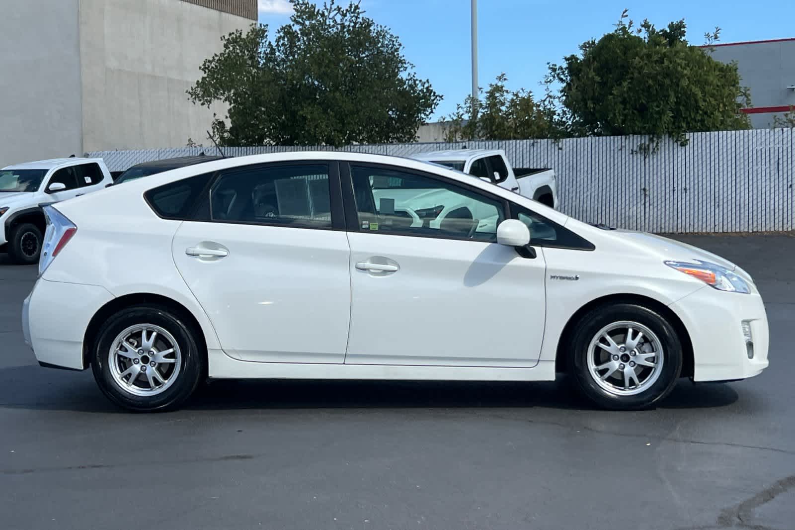 Thumbnail: 2011 Toyota Prius - 6