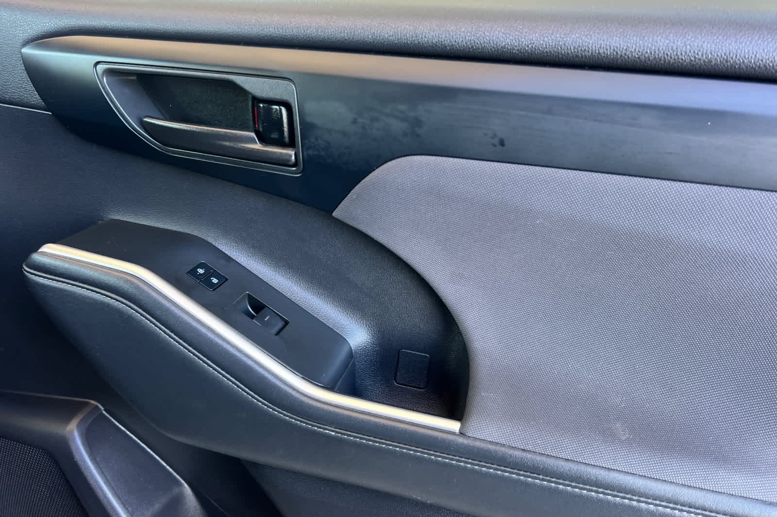 Thumbnail: 2023 Toyota Highlander - 20