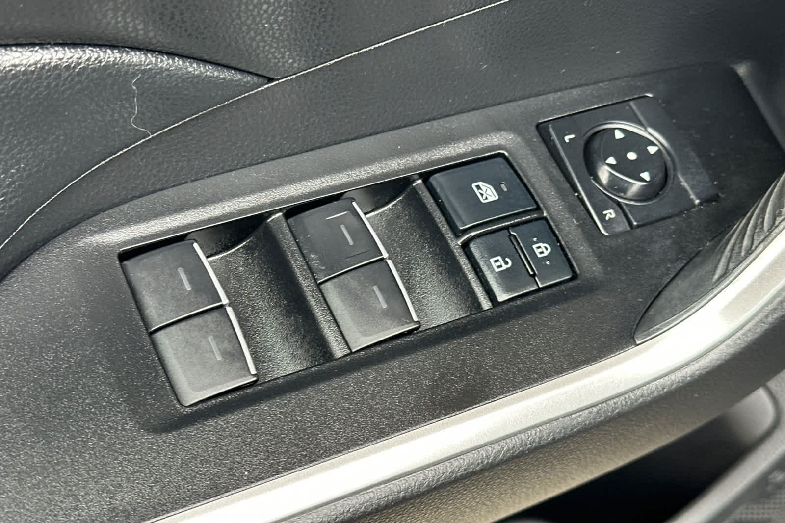 Thumbnail: 2022 Toyota RAV4 - 13