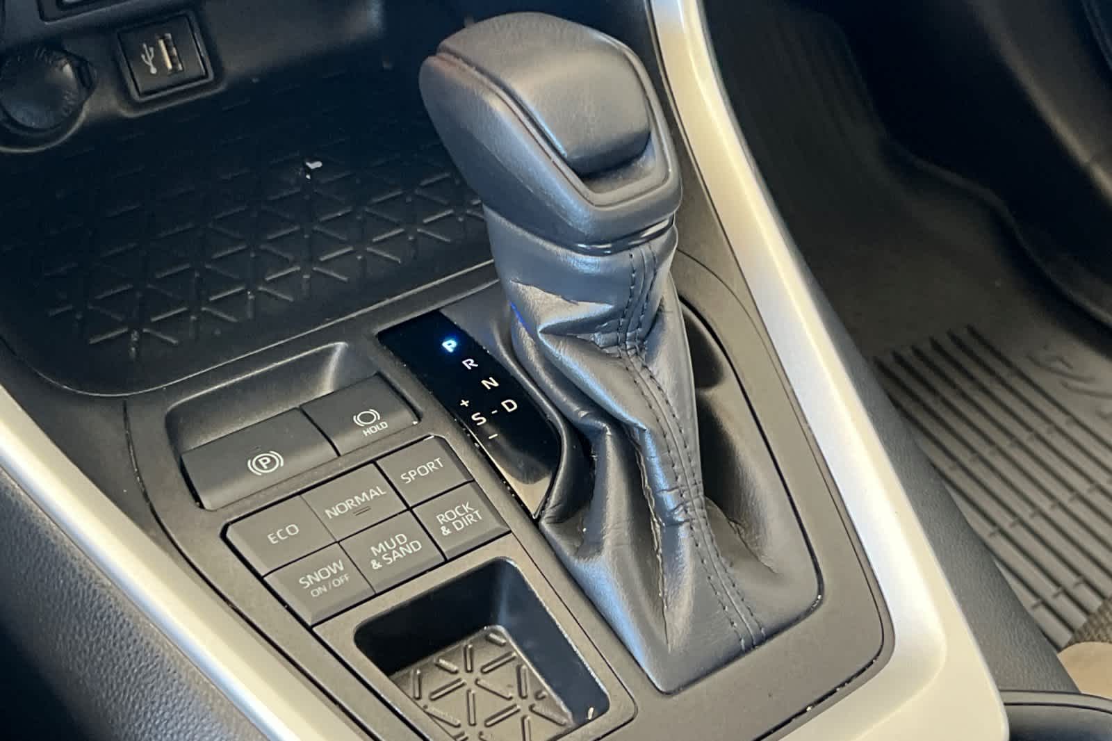 Thumbnail: 2024 Toyota RAV4 - 23