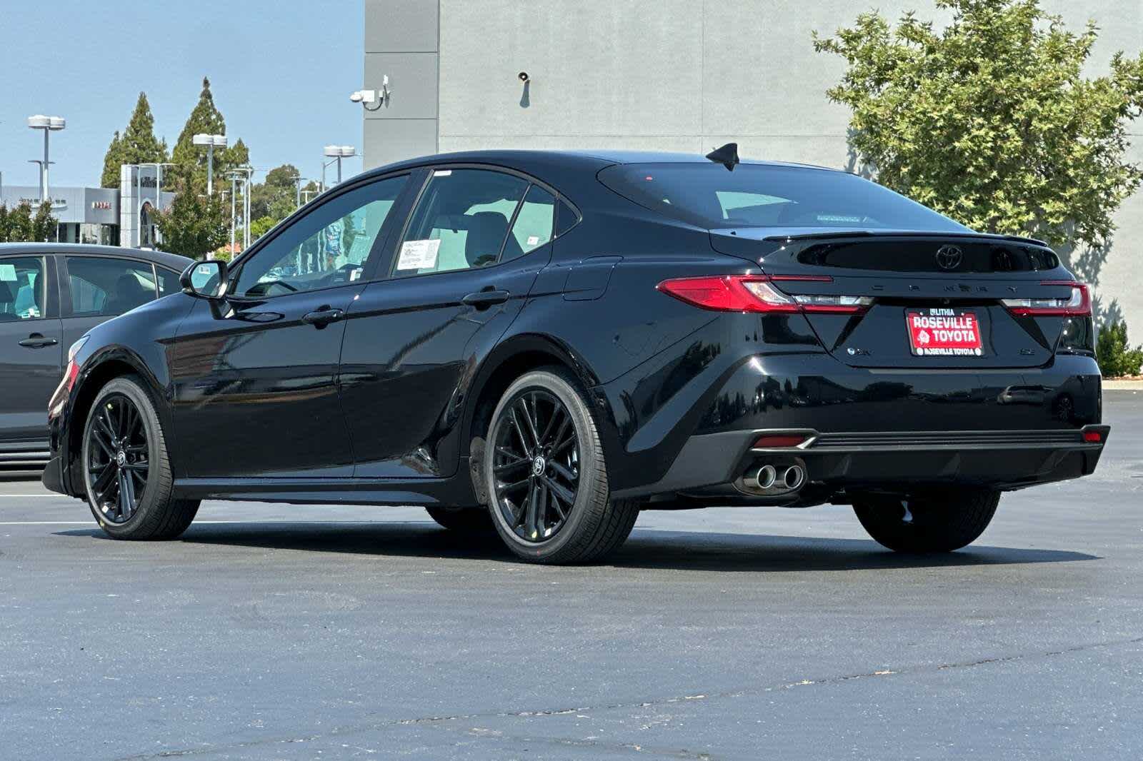 2025 Toyota Camry SE 6