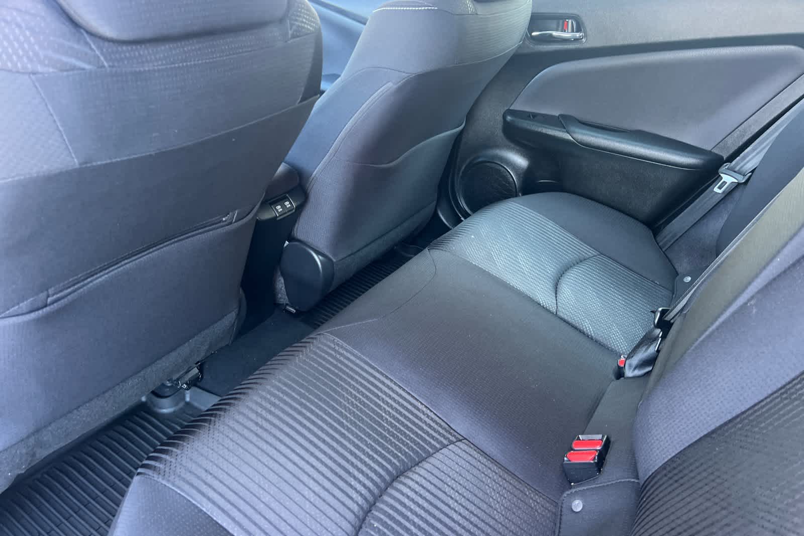 Thumbnail: 2022 Toyota Prius Prime - 4