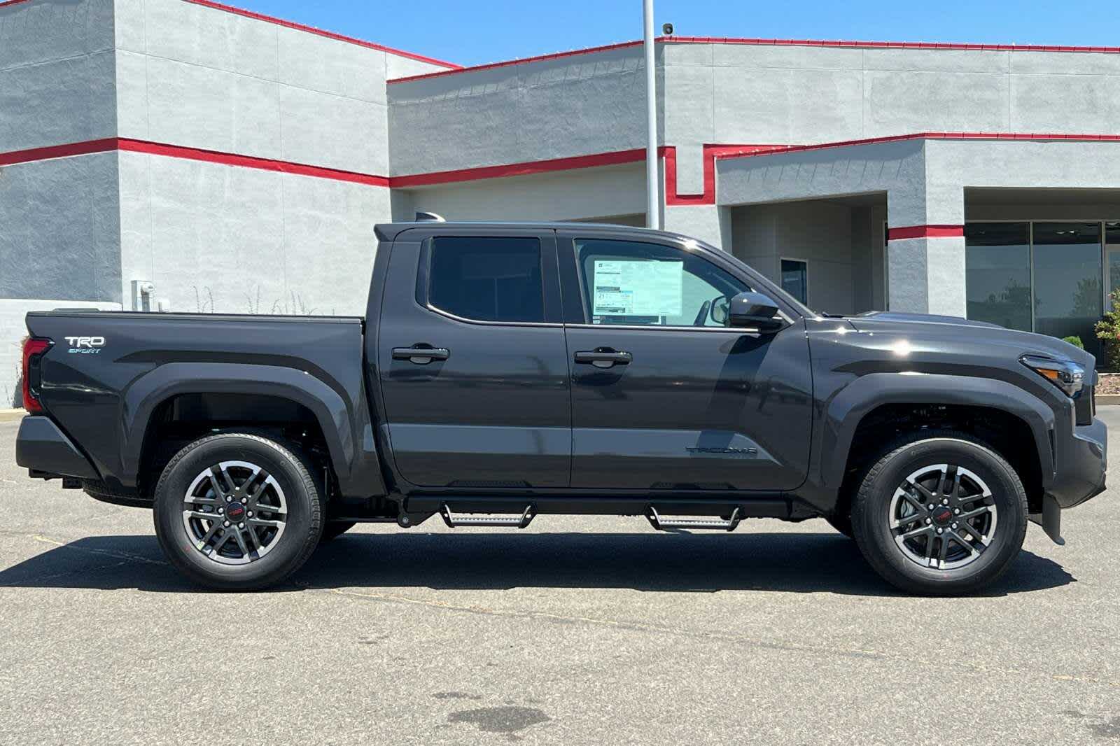 2025 Toyota Tacoma TRD Sport 8