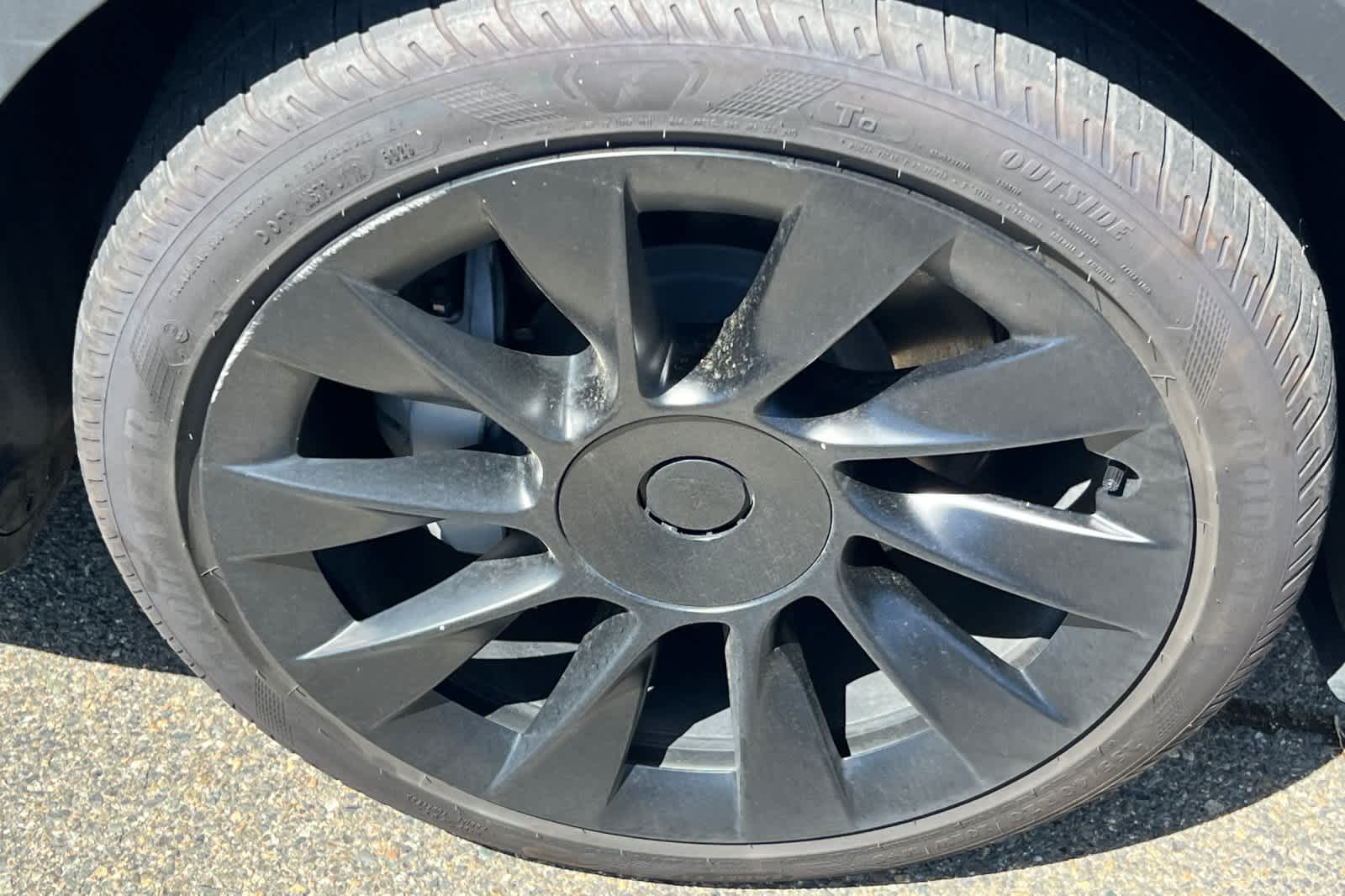 Thumbnail: 2024 Tesla Model Y - 15