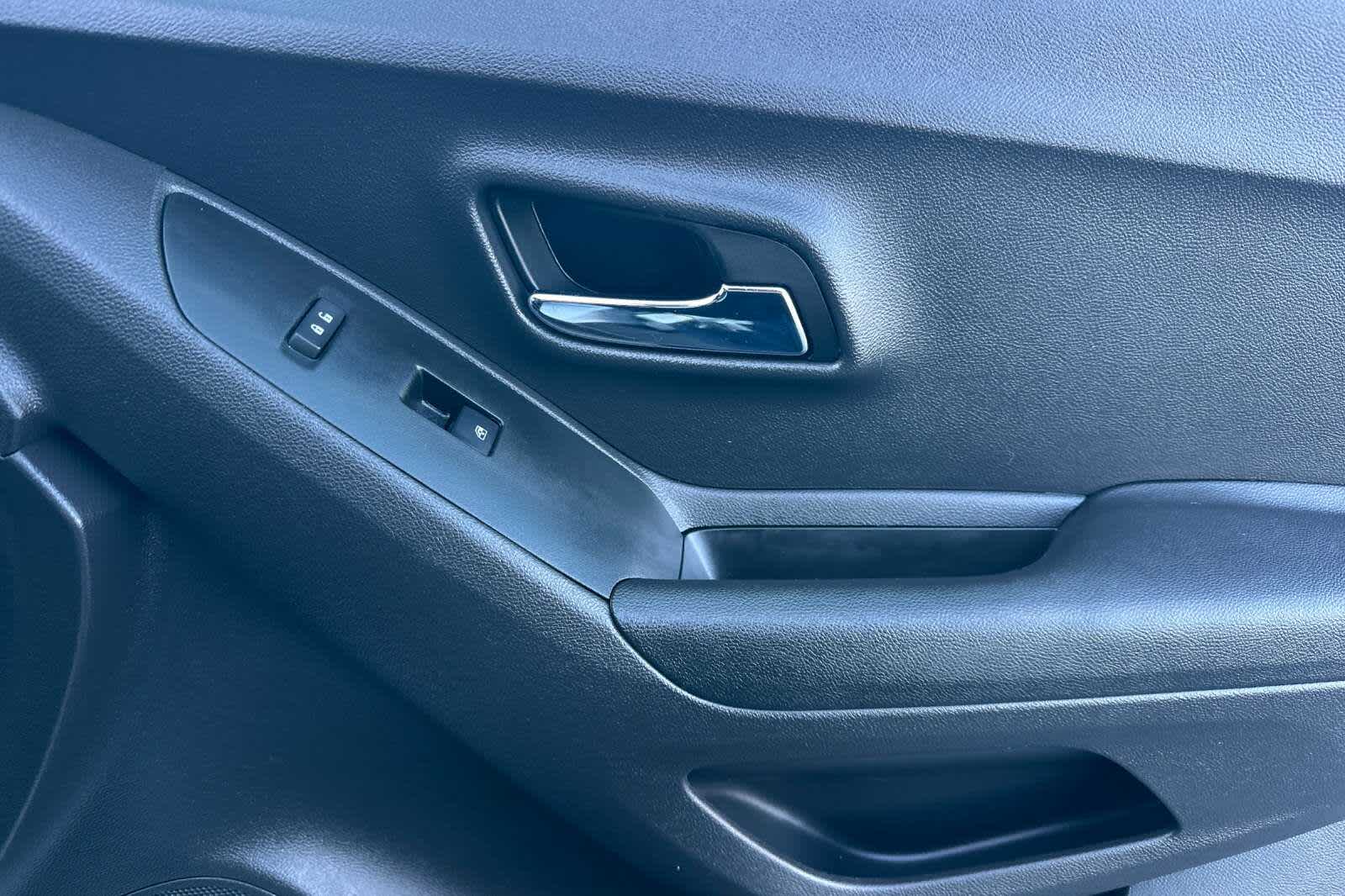 Thumbnail: 2020 Chevrolet Trax - 19