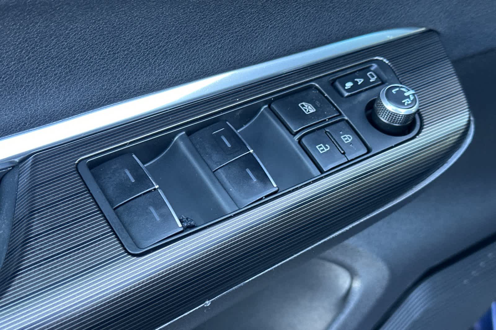 Thumbnail: 2022 Toyota Venza - 13