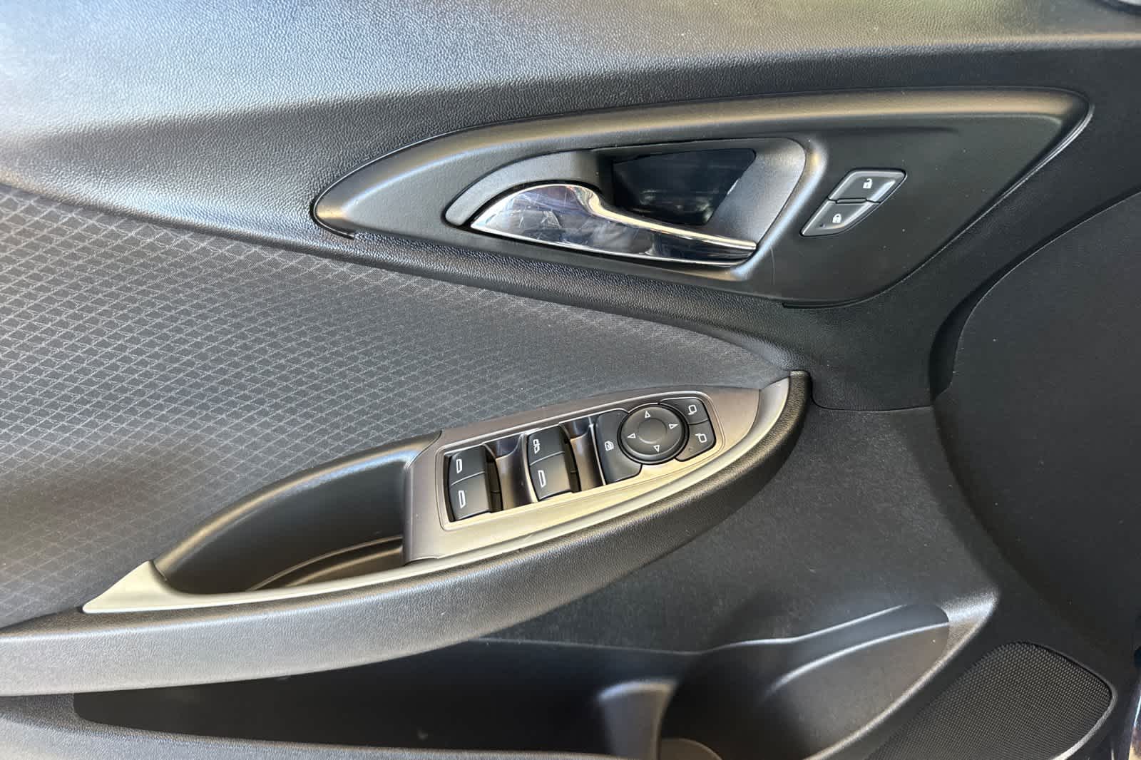 Thumbnail: 2023 Chevrolet Malibu - 12