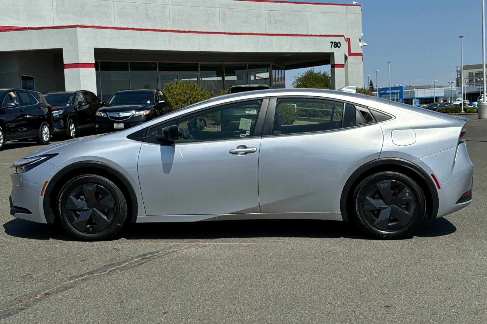 2025 Toyota Prius LE 5